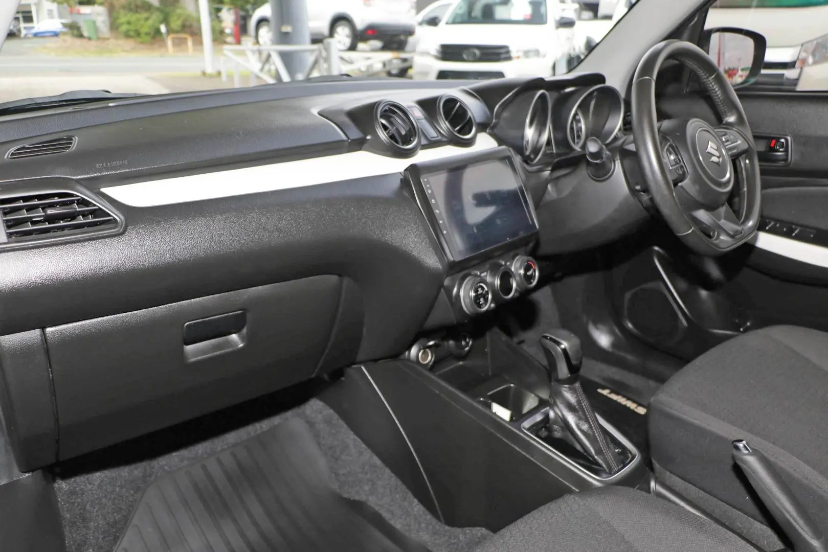 2022 Suzuki Swift Gallery Image 7
