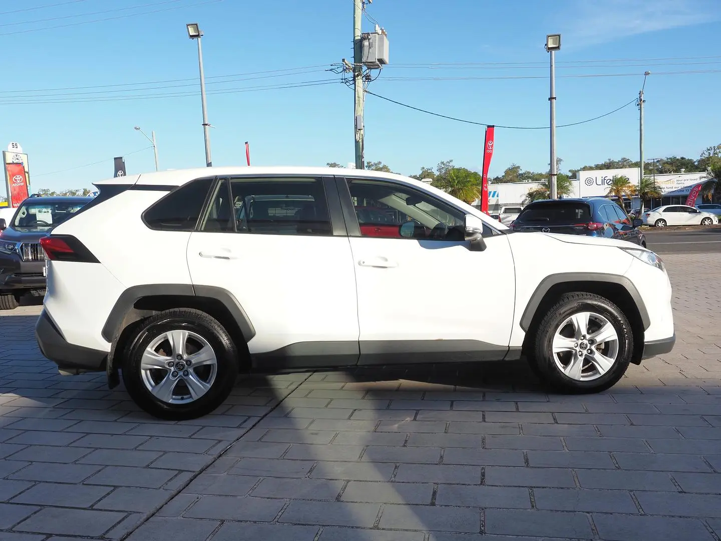 2020 Toyota RAV4 Gallery Image 7