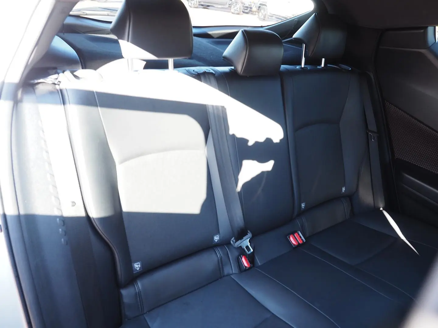 2018 Toyota C-HR Gallery Image 22