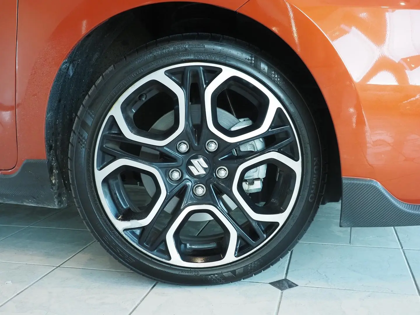 2020 Suzuki Swift Gallery Image 13