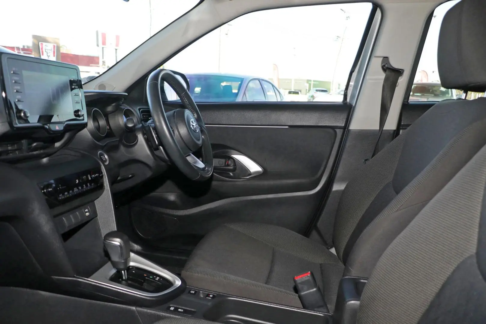 2023 Toyota Yaris Cross Gallery Image 8