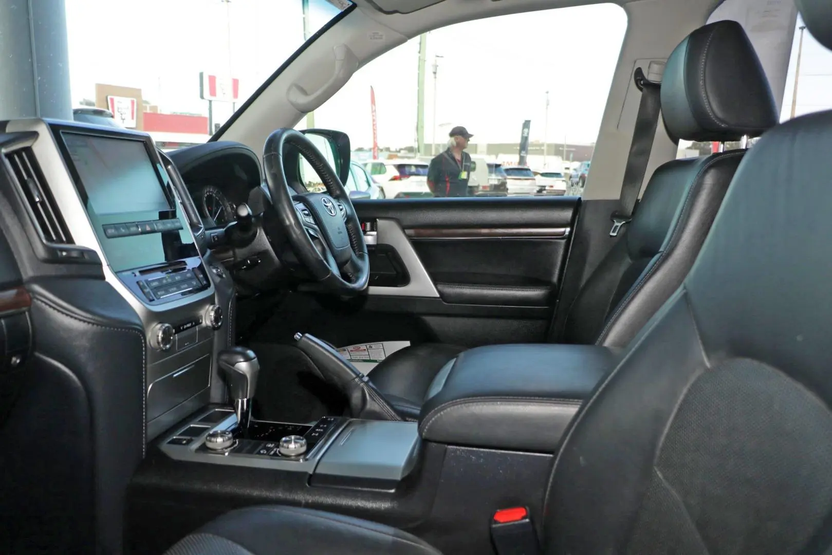 2018 Toyota Landcruiser Gallery Image 8