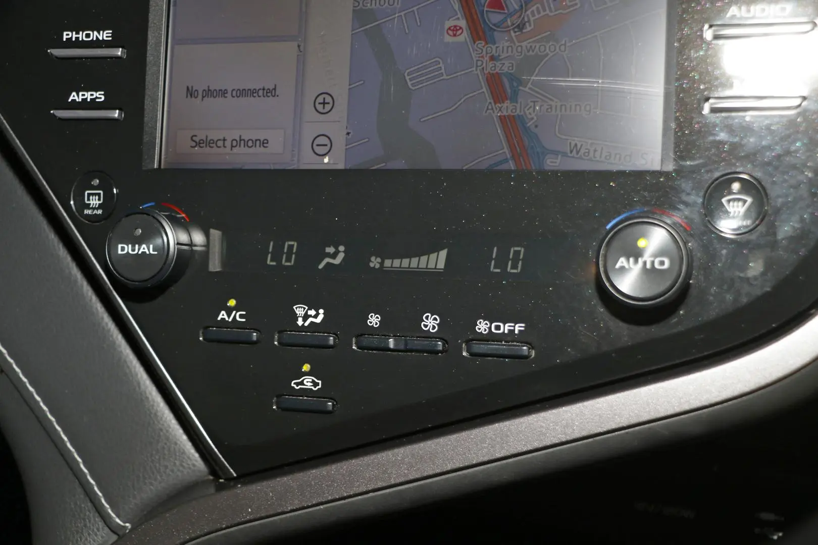 2019 Toyota Camry Gallery Image 19