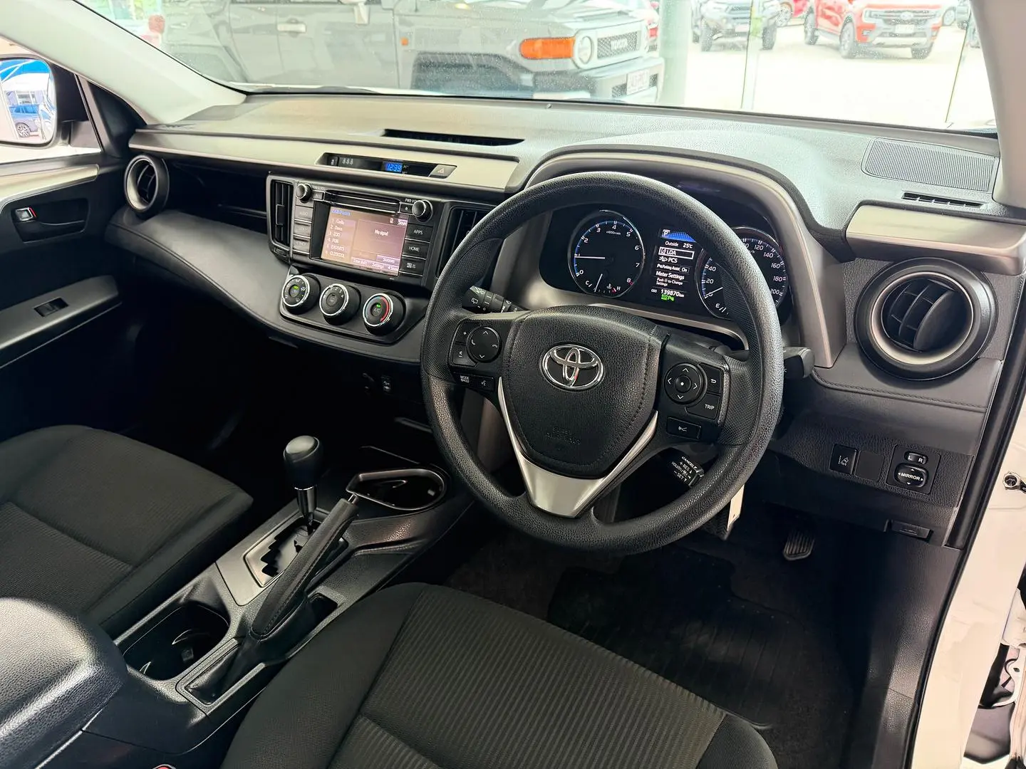 2018 Toyota RAV4 Gallery Image 3