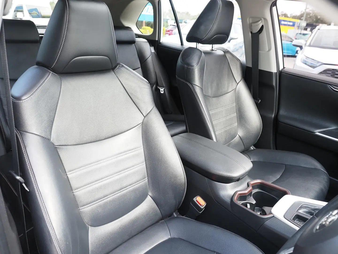 2020 Toyota RAV4 Gallery Image 16