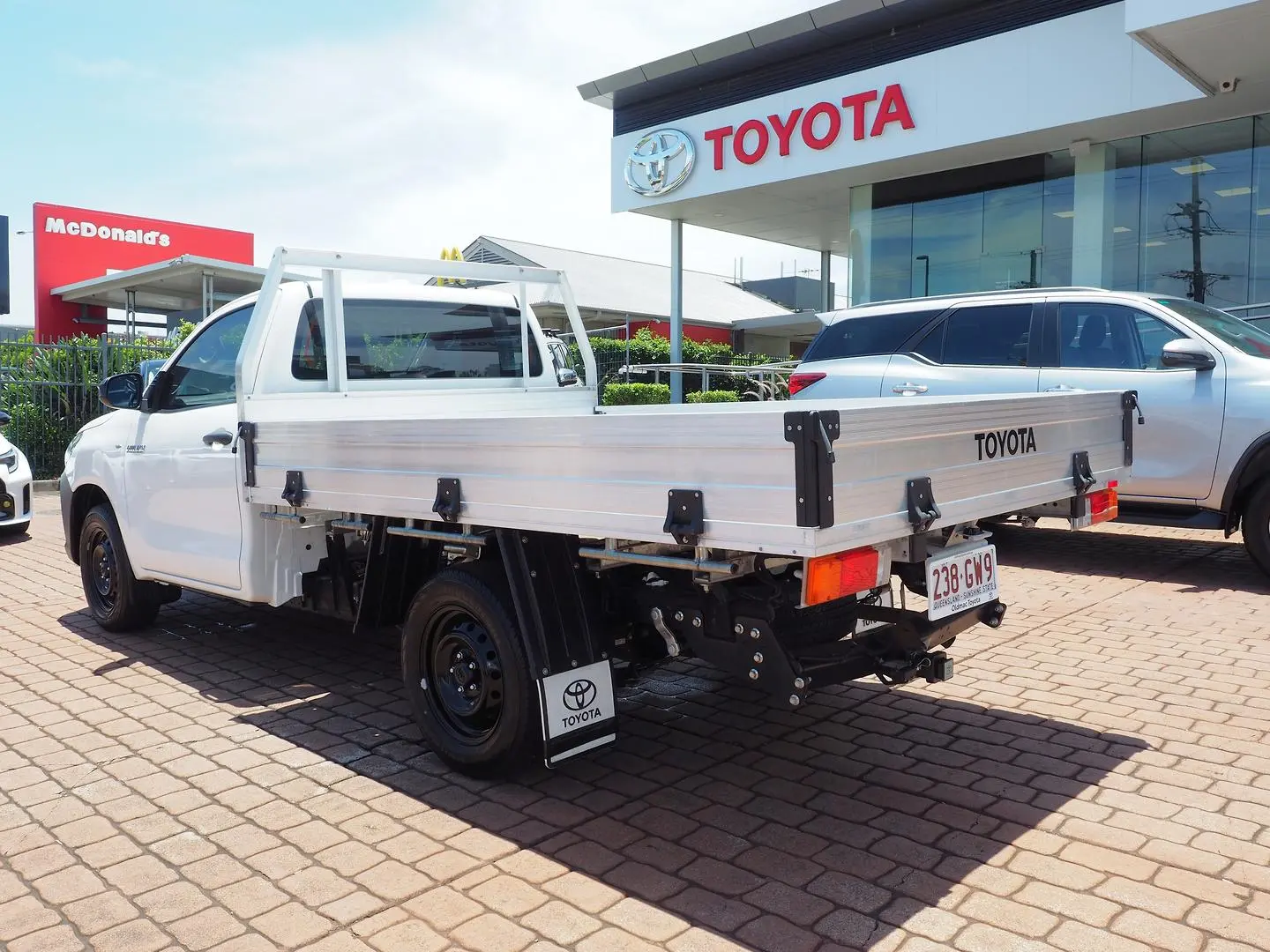 2022 Toyota Hilux Gallery Image 7