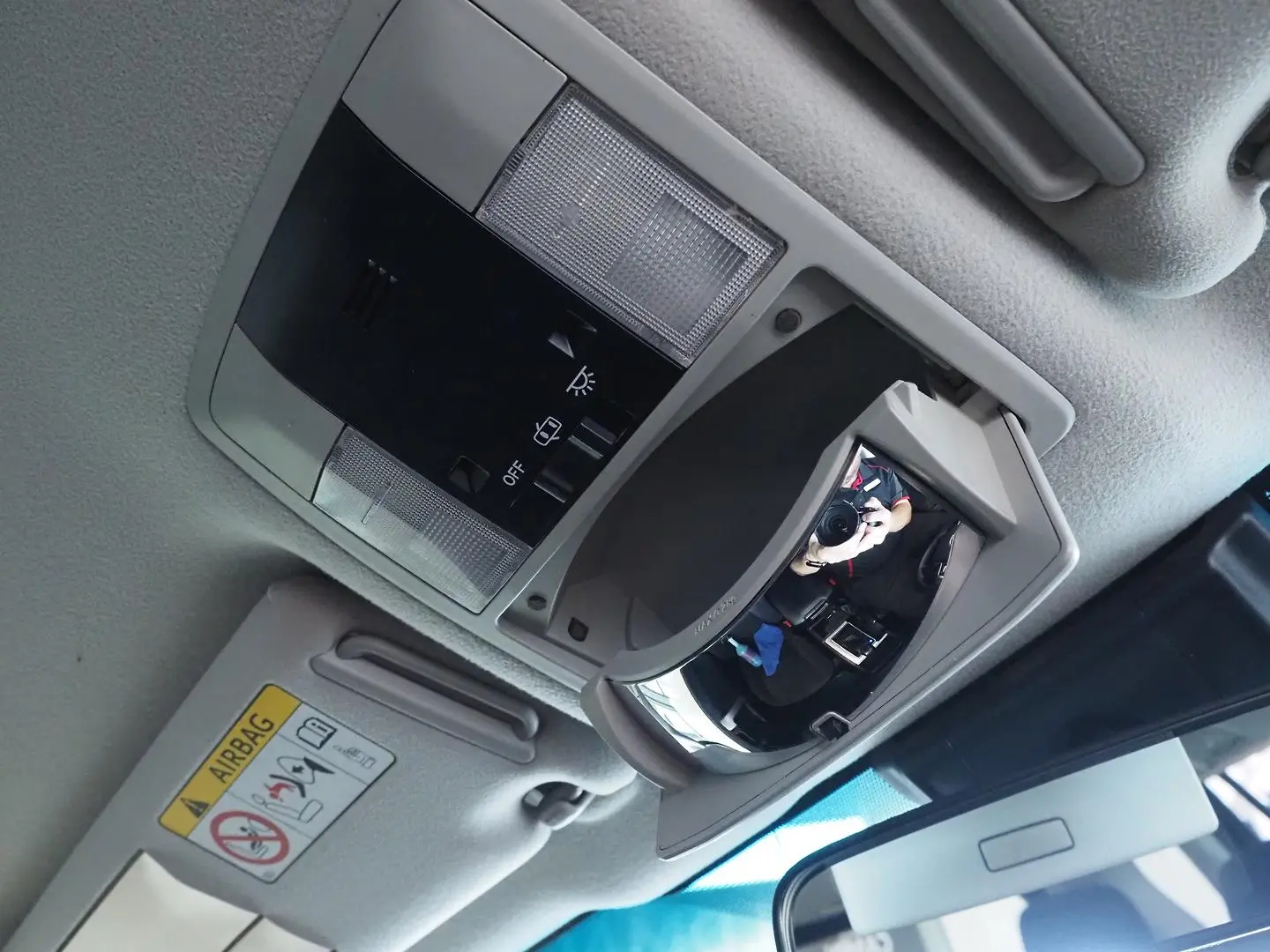 2018 Toyota Landcruiser Prado Gallery Image 21