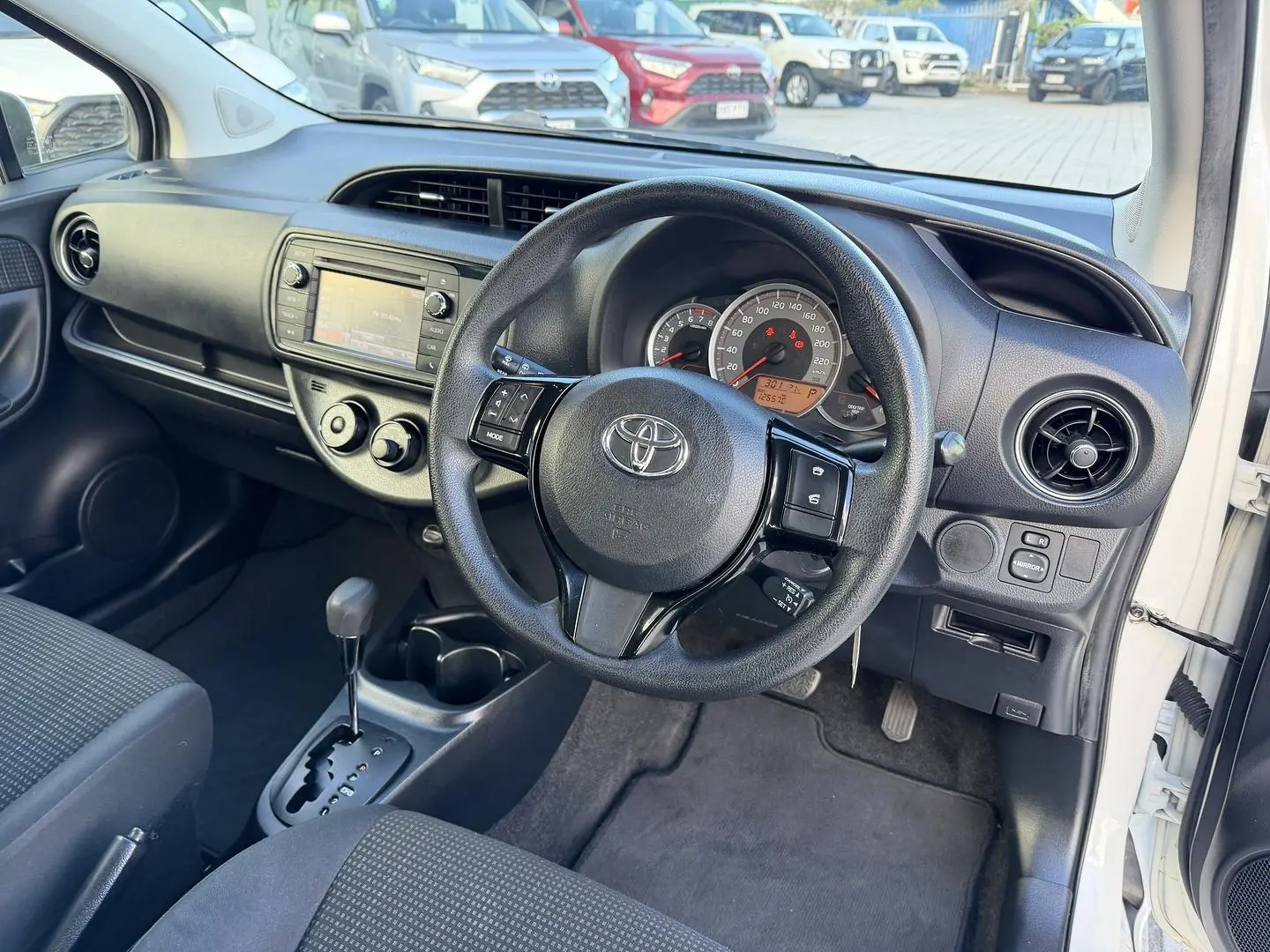 2019 Toyota Yaris Gallery Image 4