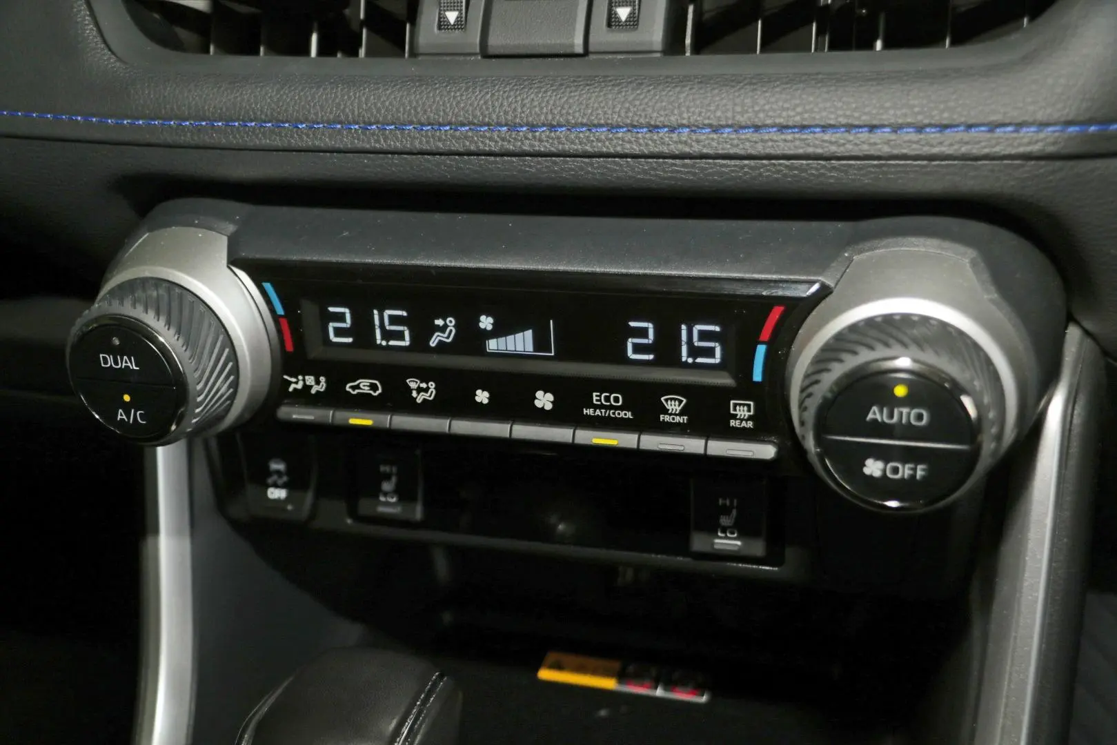 2024 Toyota RAV4 Gallery Image 17