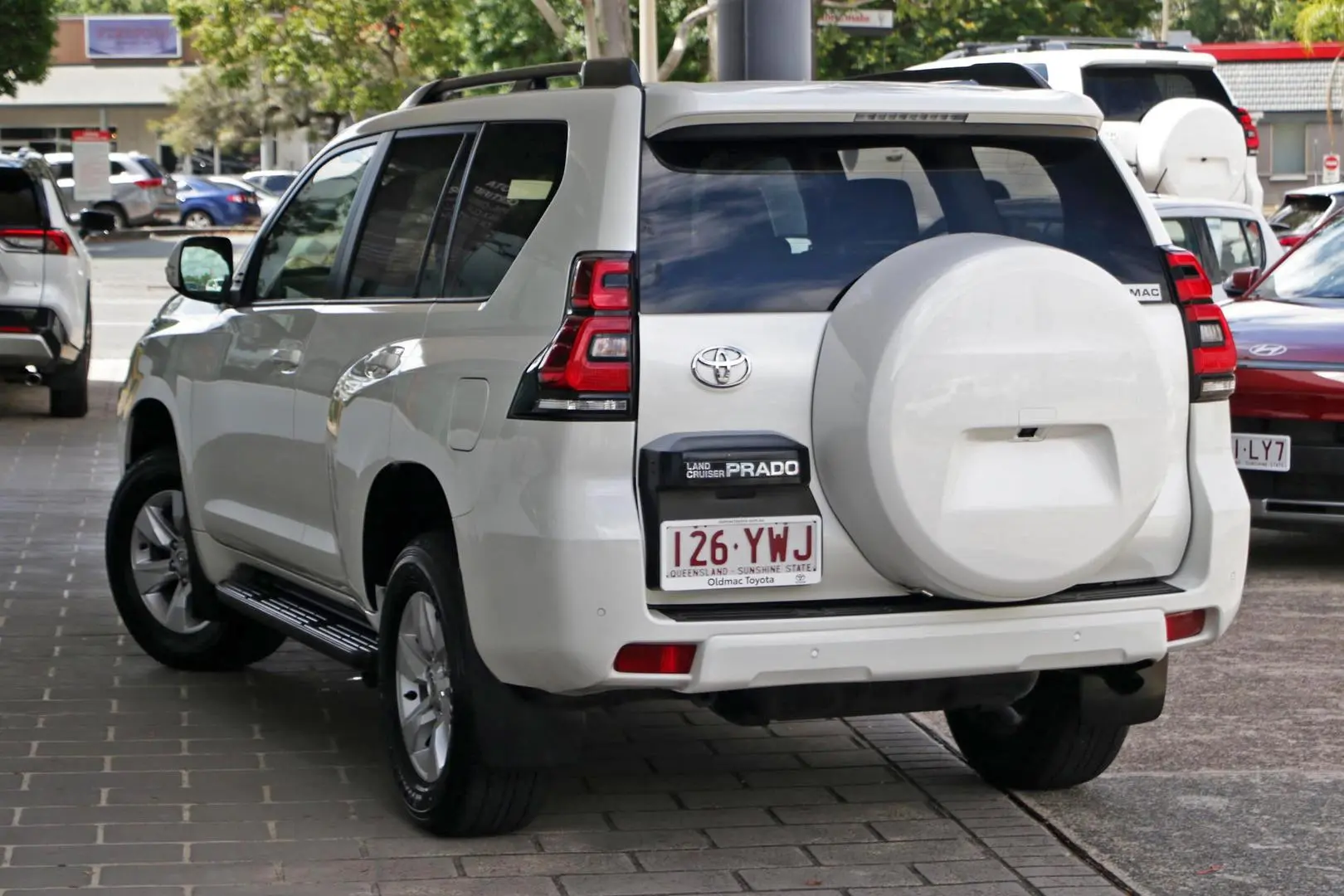 2019 Toyota Landcruiser Prado Gallery Image 2