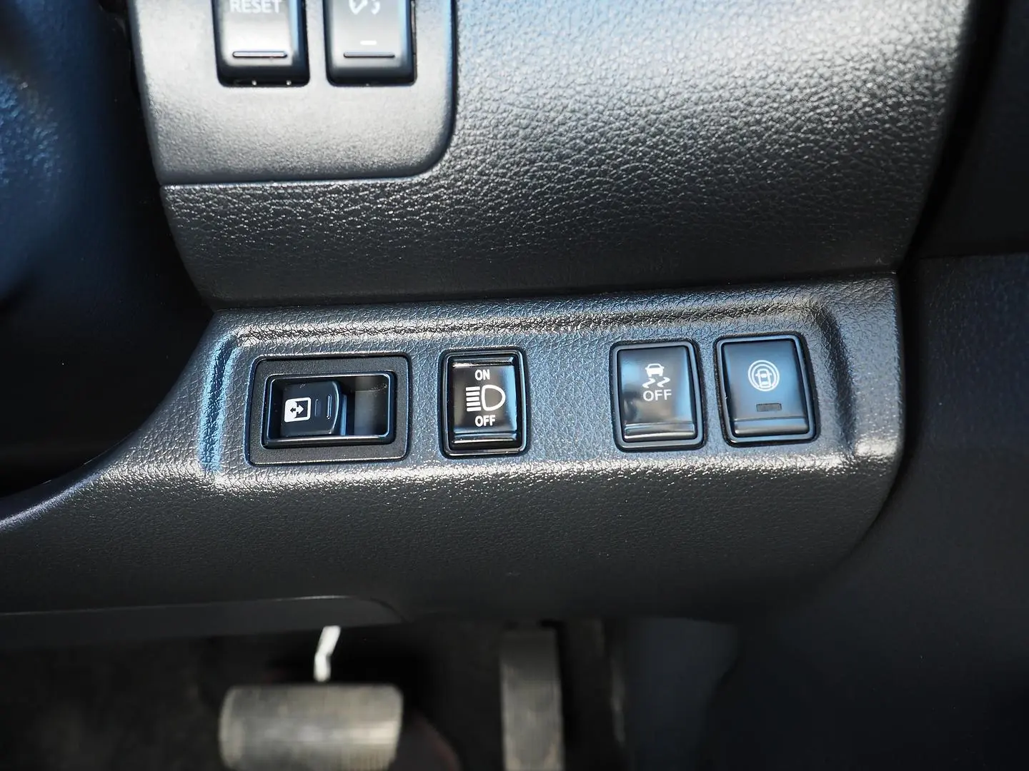 2021 Nissan Navara Gallery Image 20
