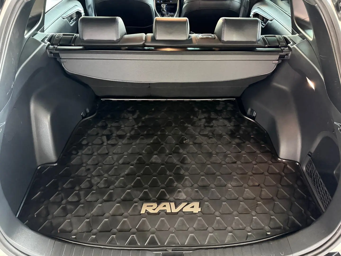 2022 Toyota RAV4 Gallery Image 10