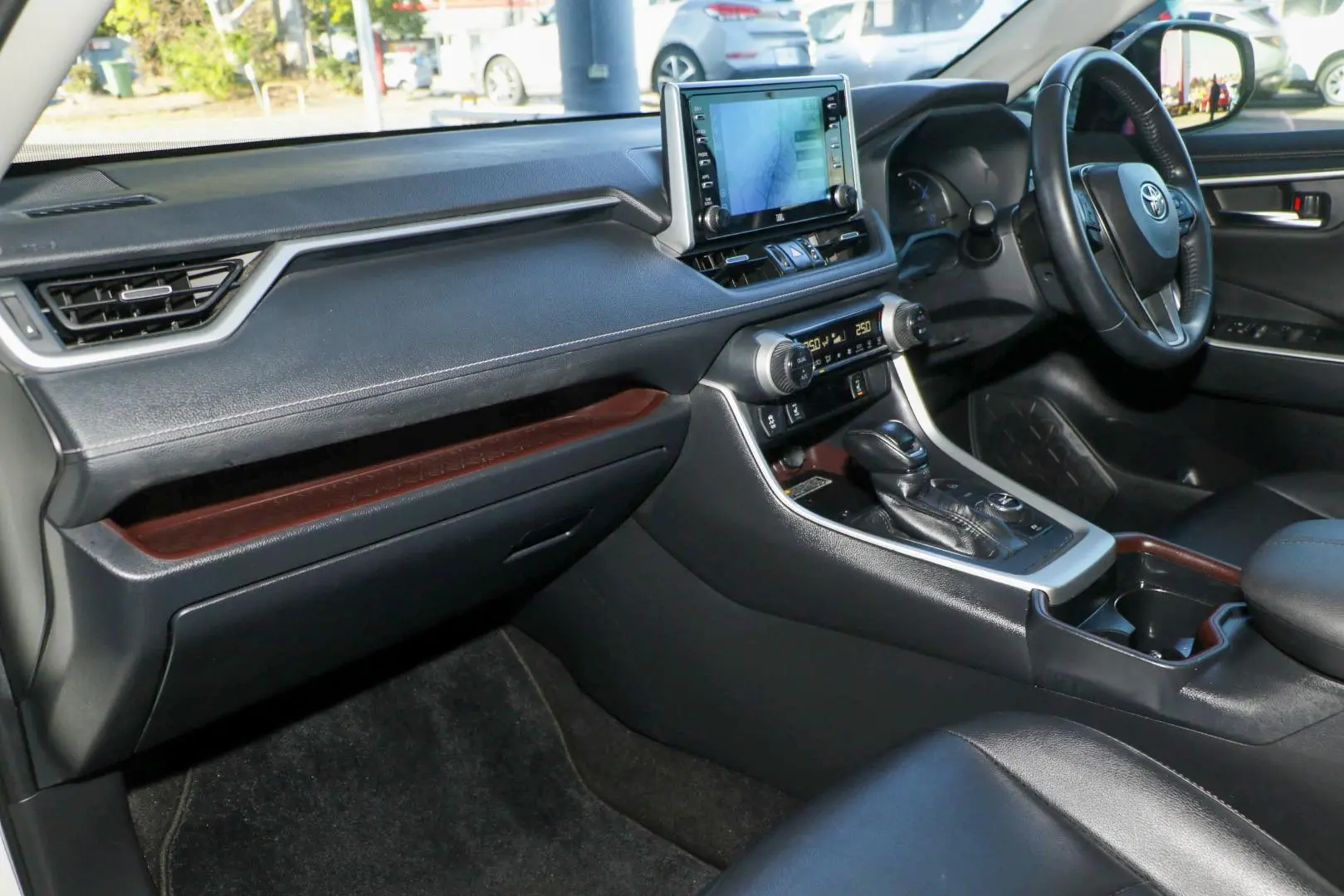 2021 Toyota RAV4 Gallery Image 7