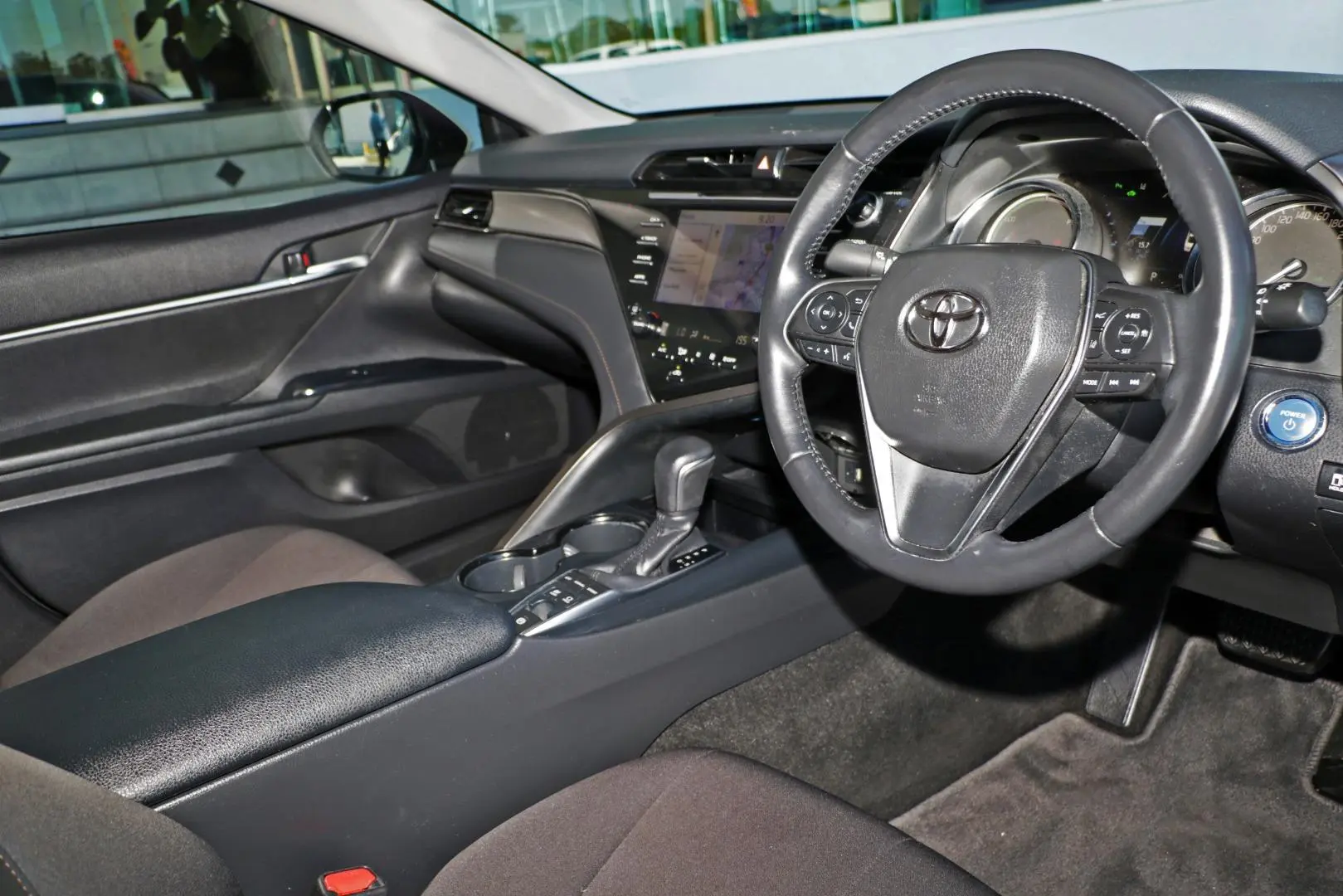 2018 Toyota Camry Gallery Image 6