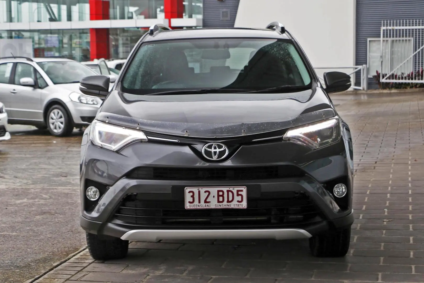 2015 Toyota RAV4 Gallery Image 3