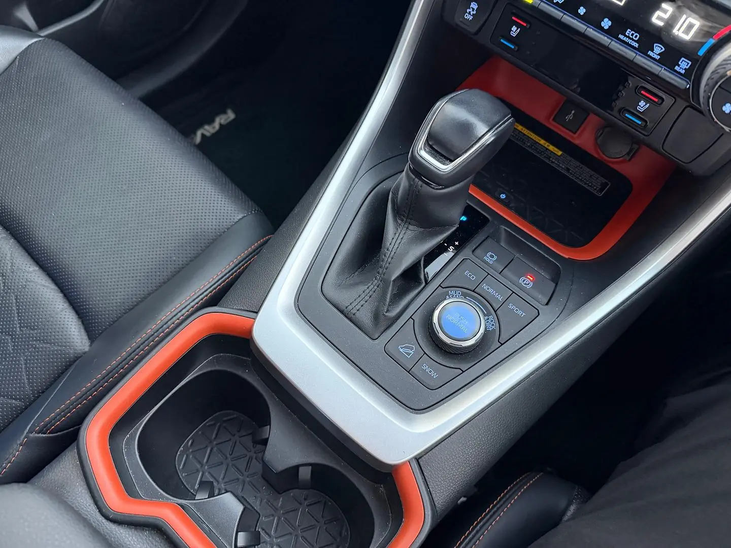 2020 Toyota RAV4 Gallery Image 21