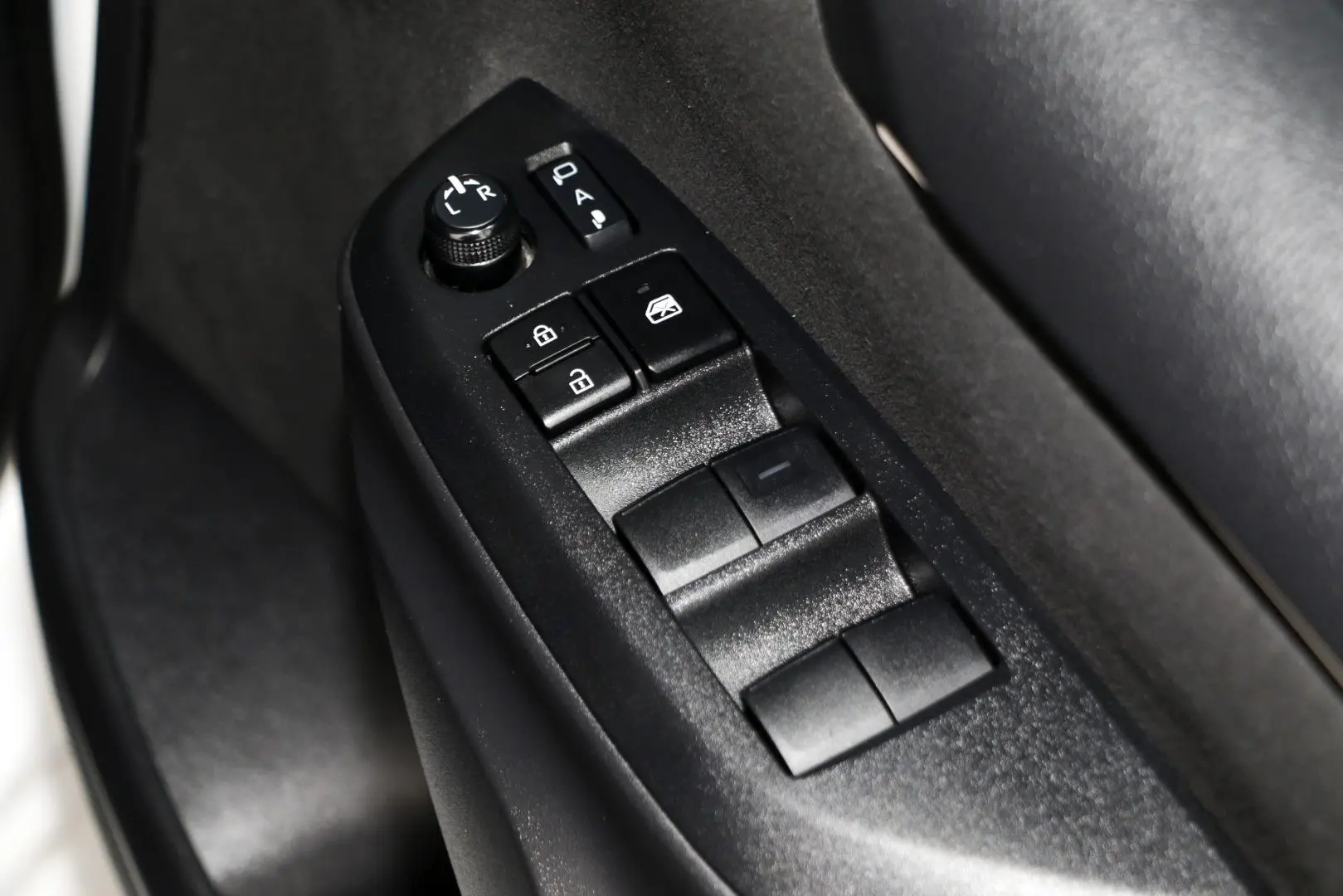 2023 Toyota Yaris Gallery Image 21