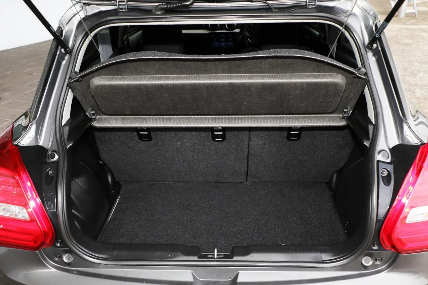 2022 Suzuki Swift Gallery Image 21