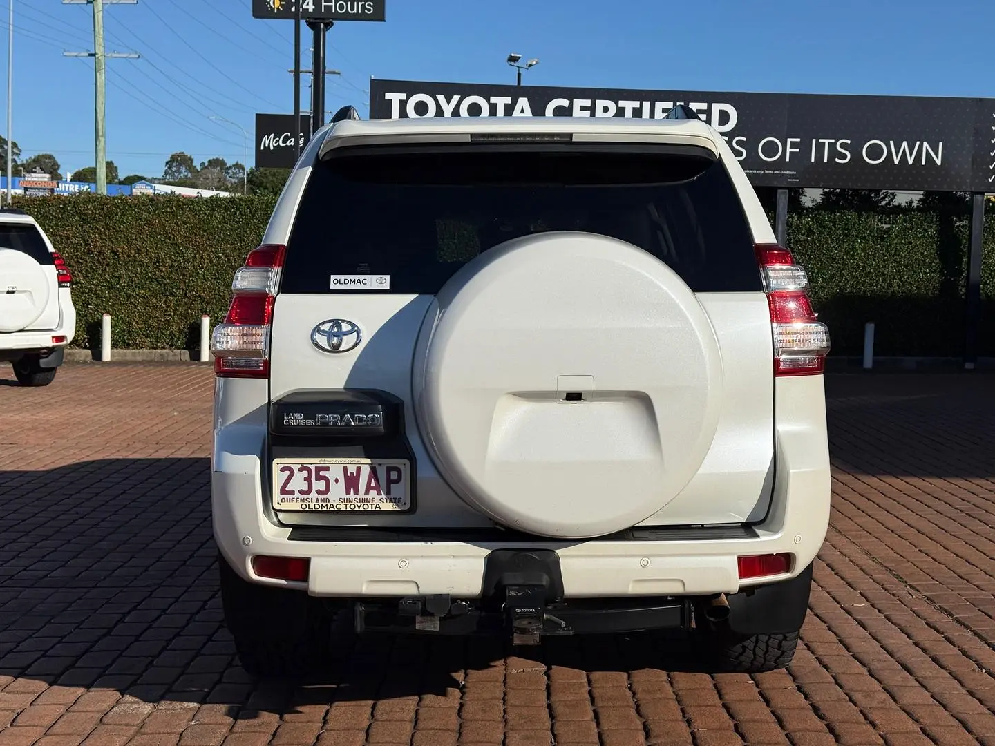 2015 Toyota Landcruiser Prado Gallery Image 3