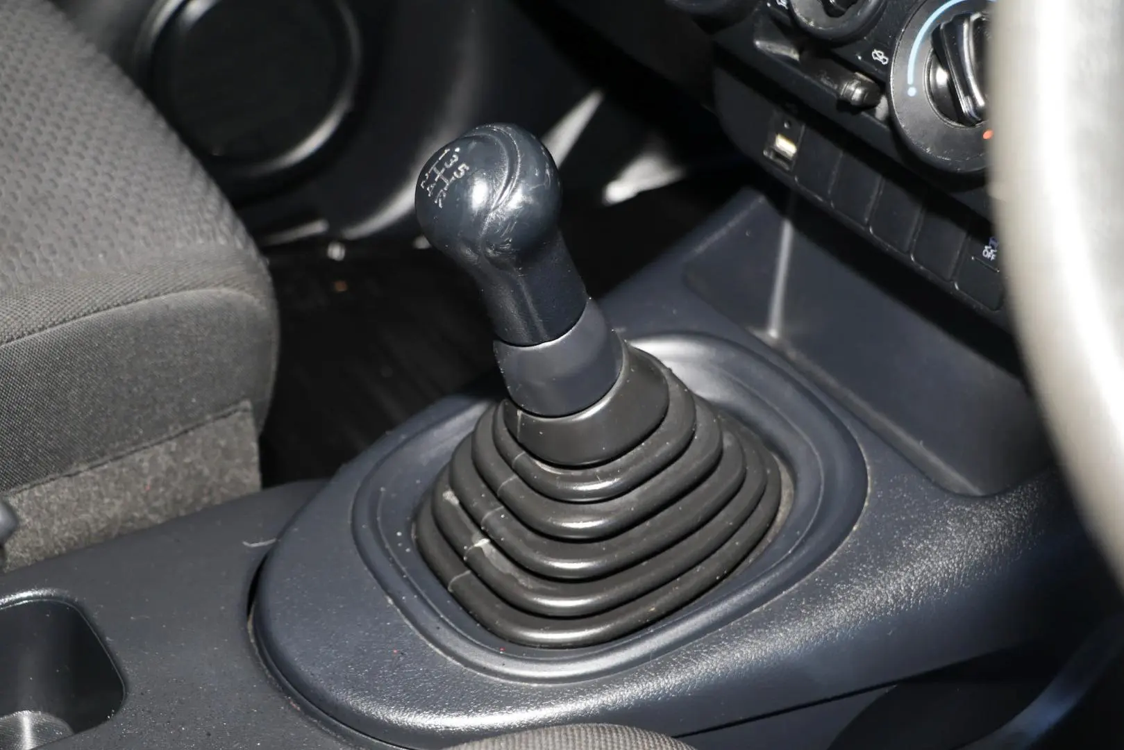 2021 Toyota Hilux Gallery Image 12