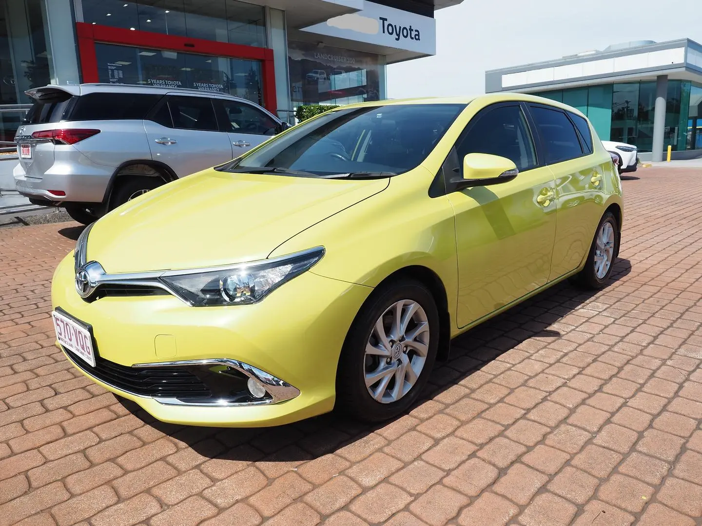 2015 Toyota Corolla Gallery Image 9