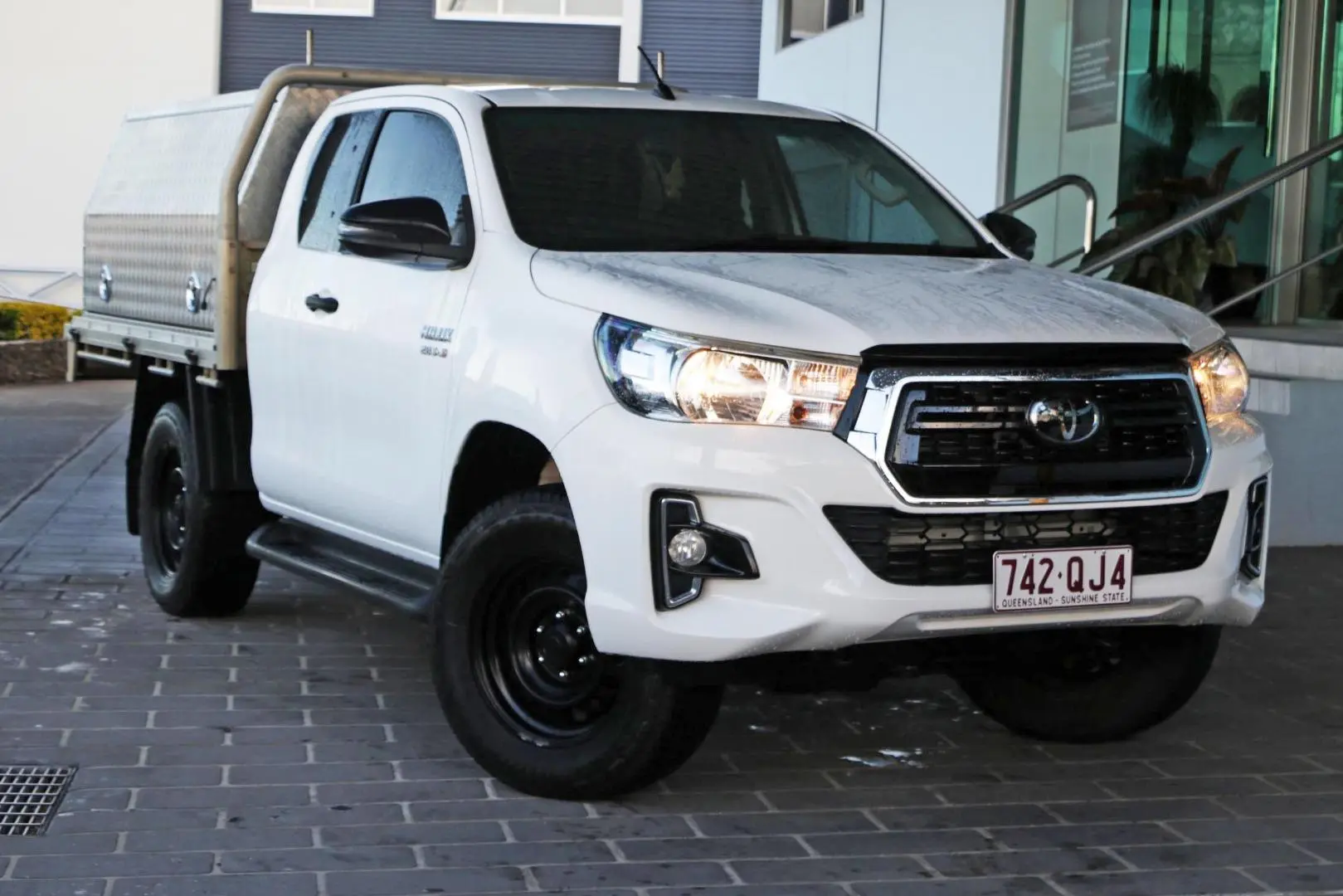 2020 Toyota Hilux Gallery Image 1