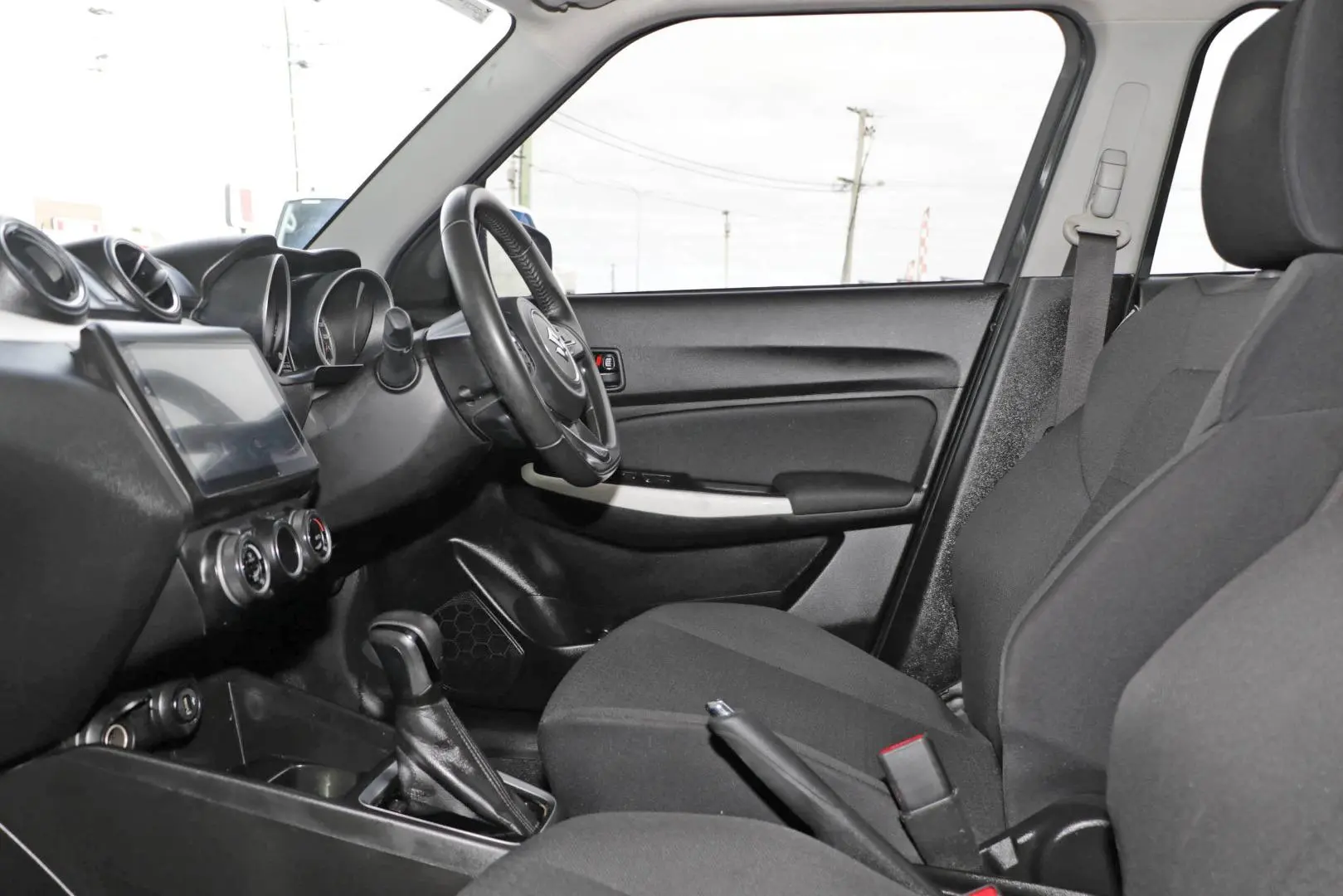 2022 Suzuki Swift Gallery Image 8