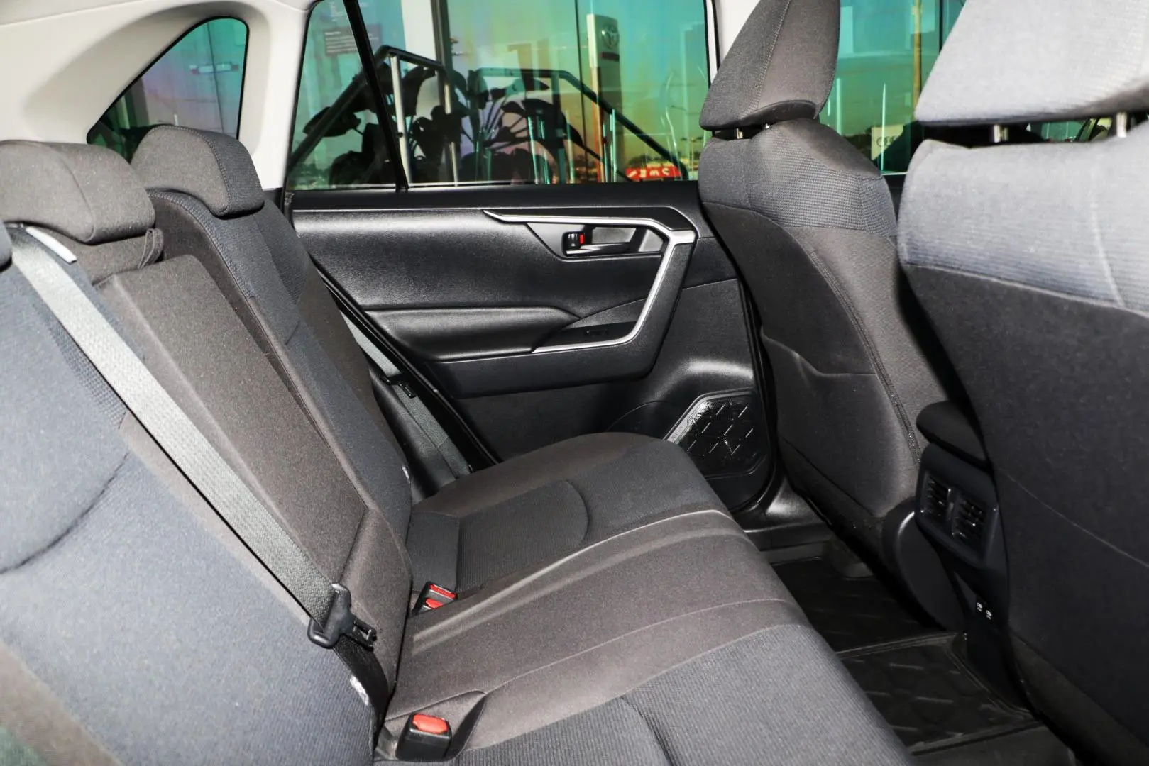 2021 Toyota RAV4 Gallery Image 9