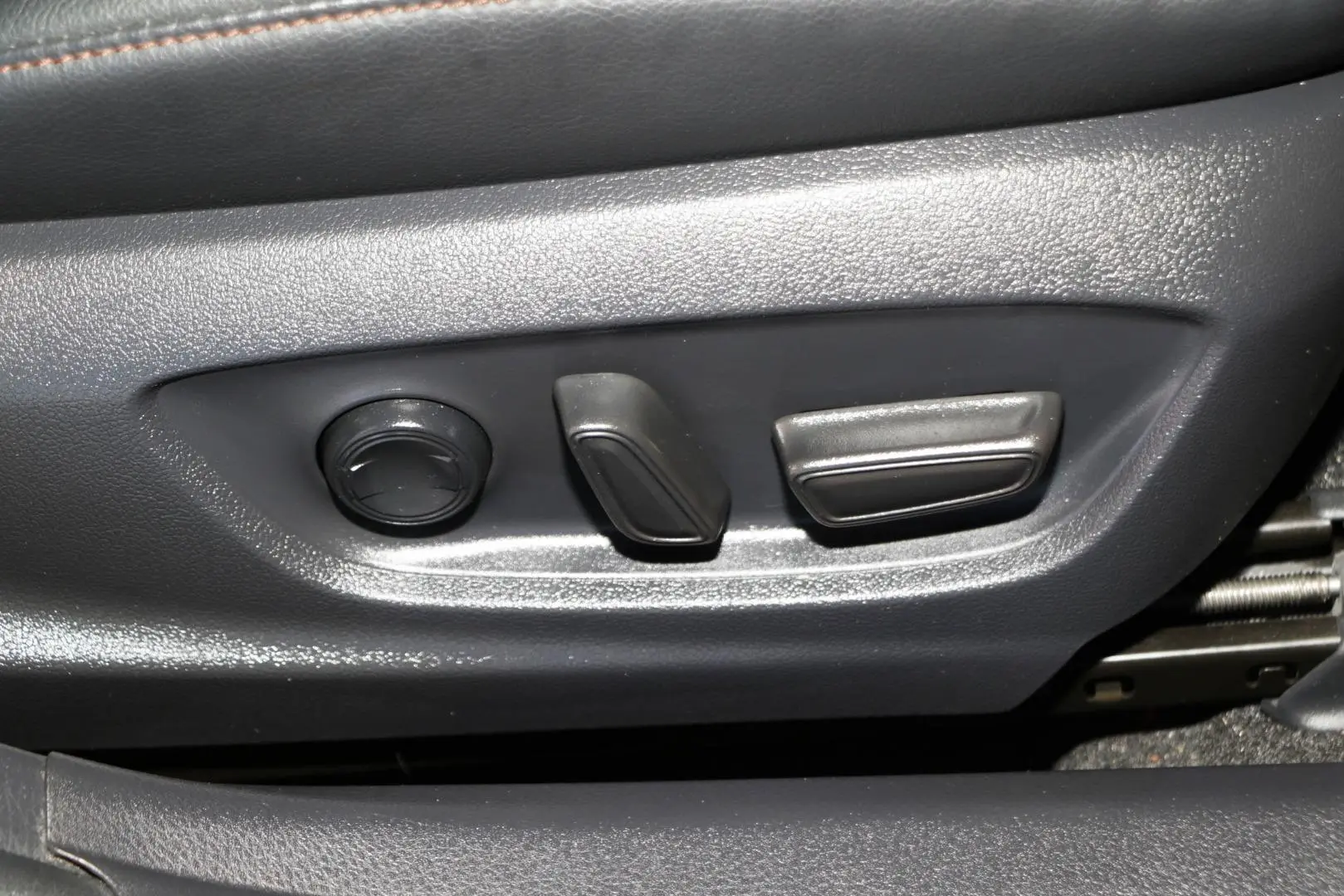2019 Toyota Camry Gallery Image 15