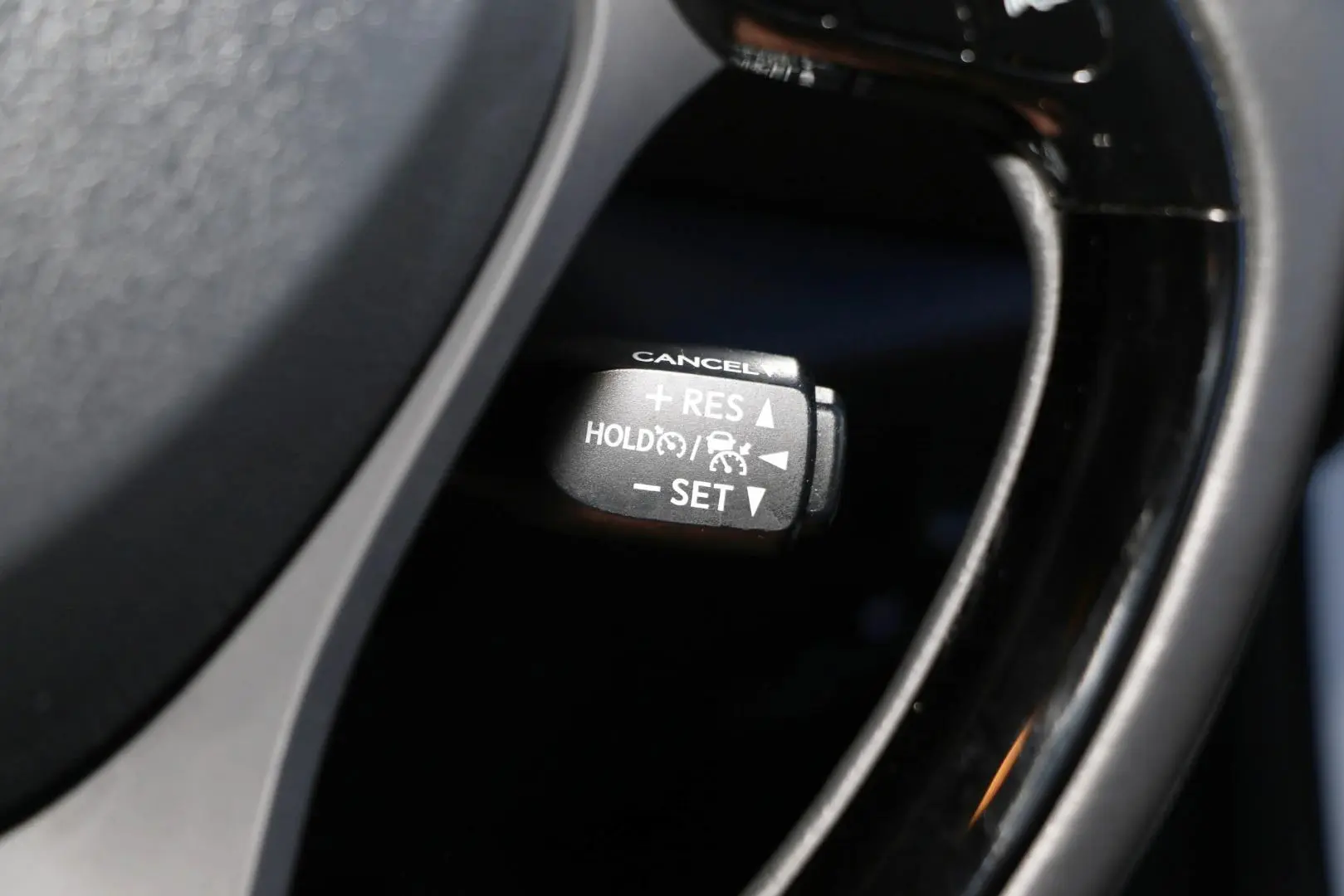 2021 Toyota C-HR Gallery Image 17