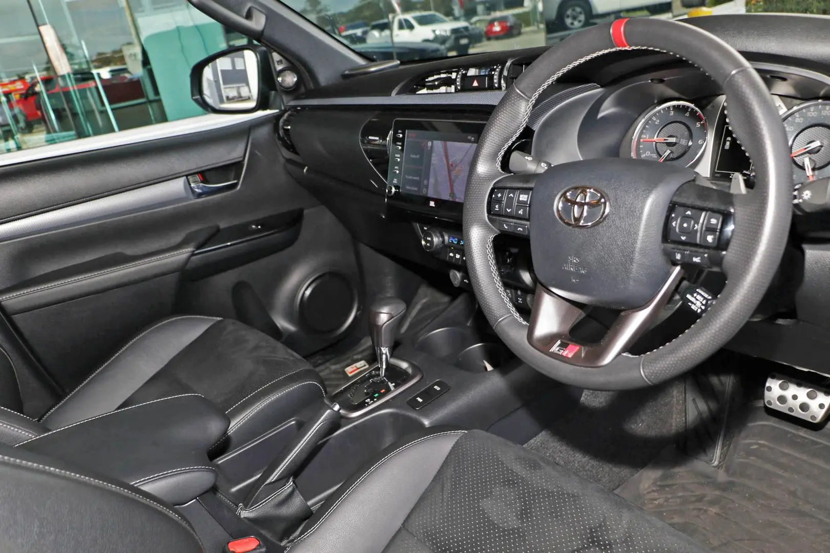 2023 Toyota Hilux Gallery Image 8