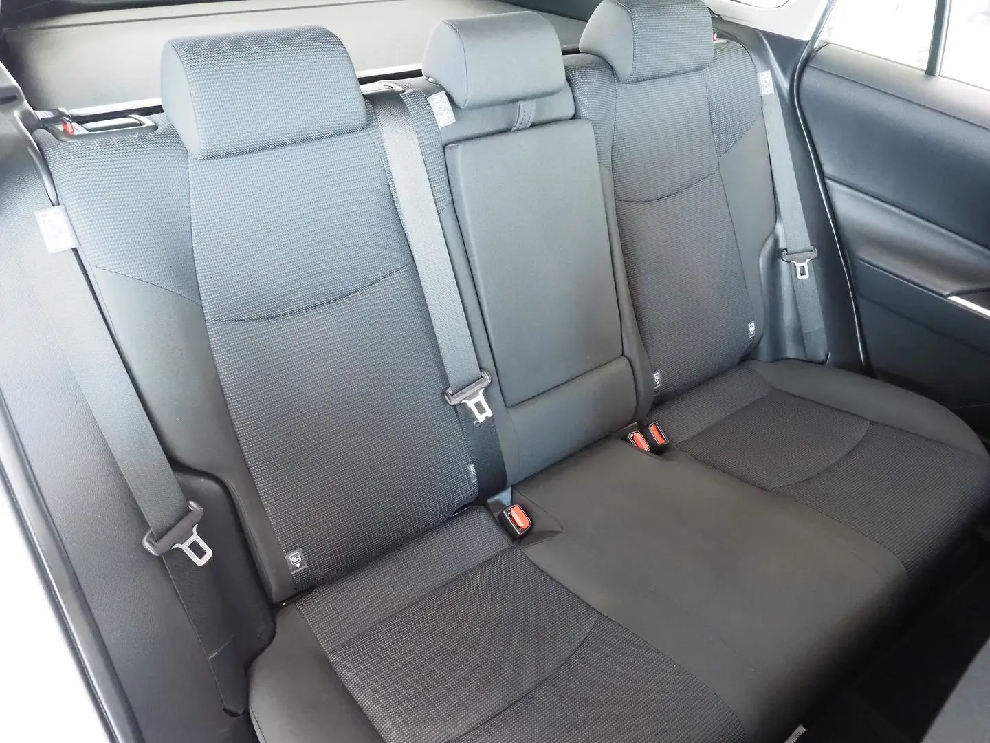 2020 Toyota RAV4 Gallery Image 12