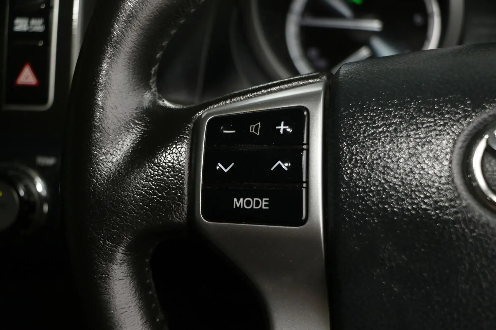 2014 Toyota Landcruiser Prado Gallery Image 16