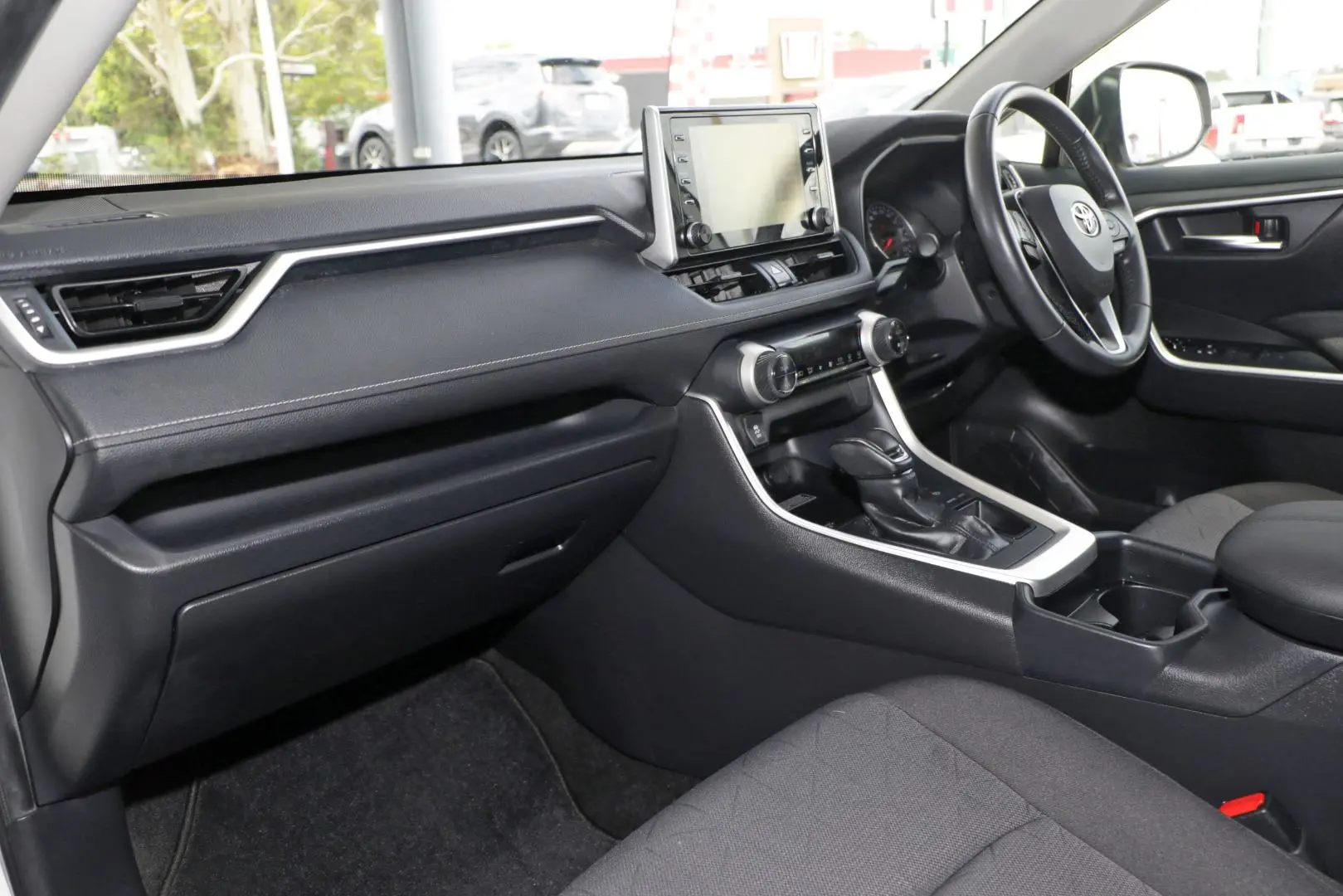 2020 Toyota RAV4 Gallery Image 7