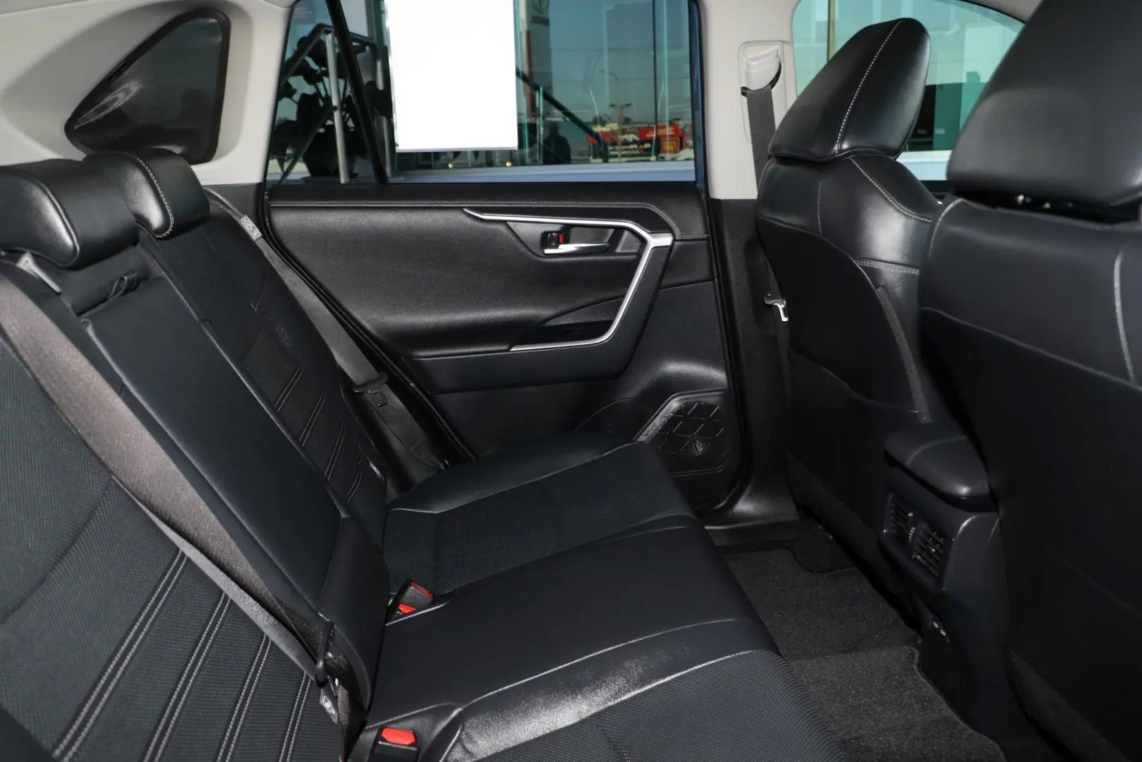 2023 Toyota RAV4 Gallery Image 10