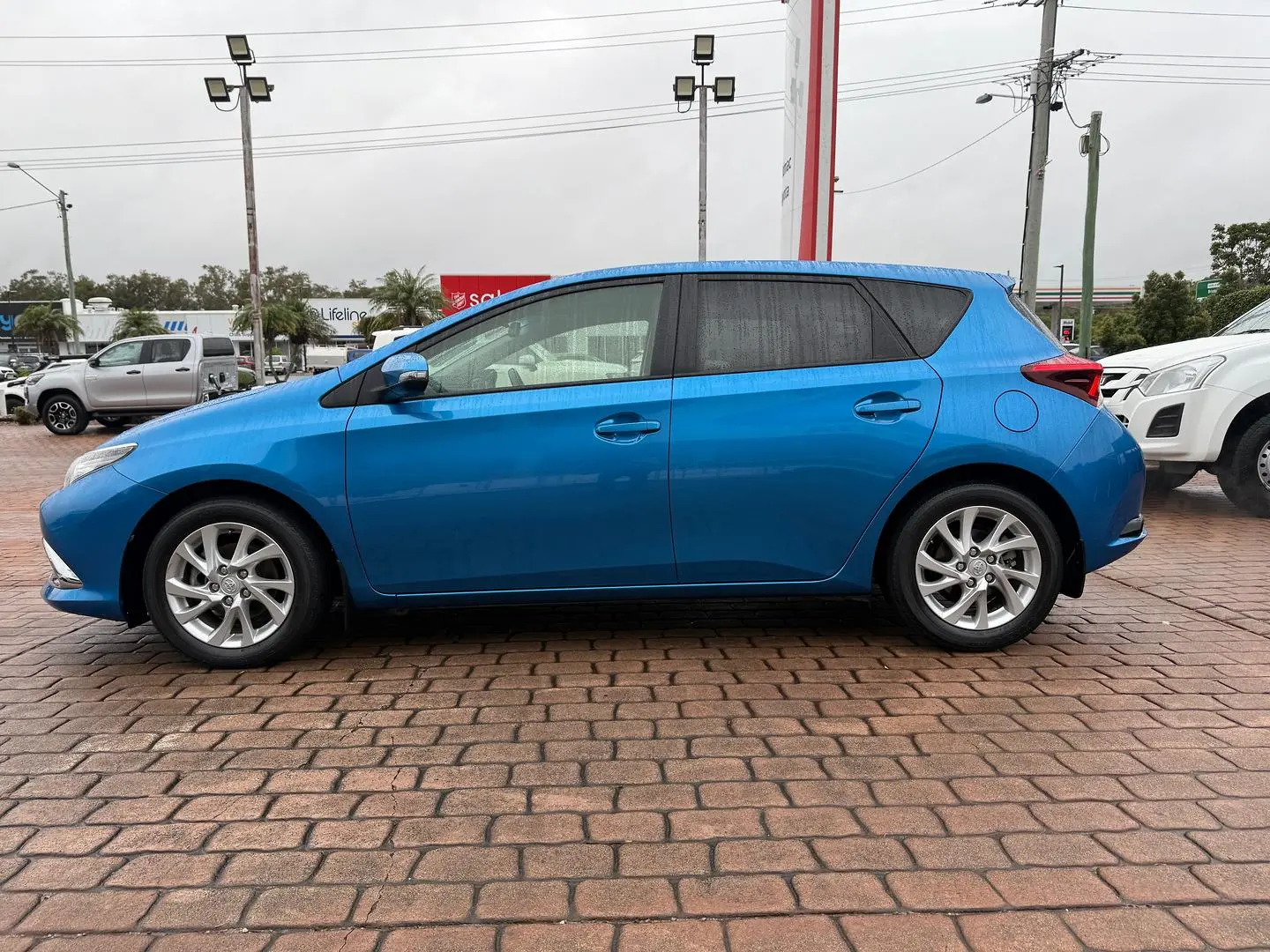 2018 Toyota Corolla Gallery Image 4