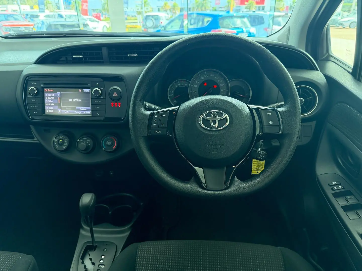 2017 Toyota Yaris Gallery Image 15