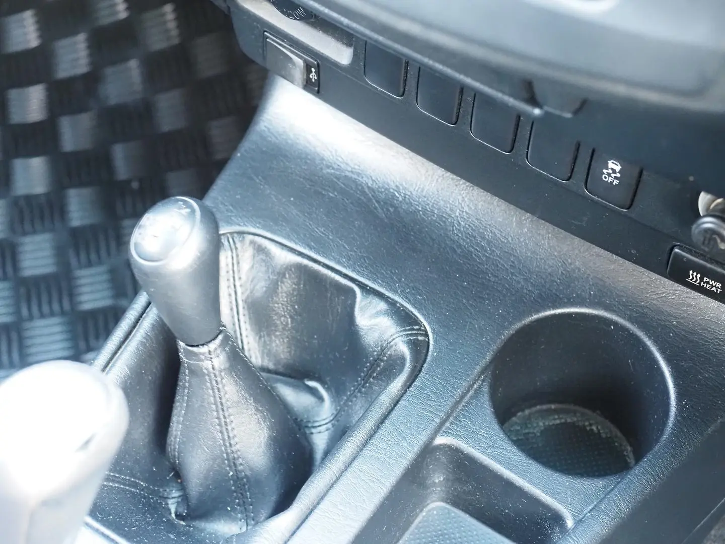 2015 Toyota Hilux Gallery Image 22