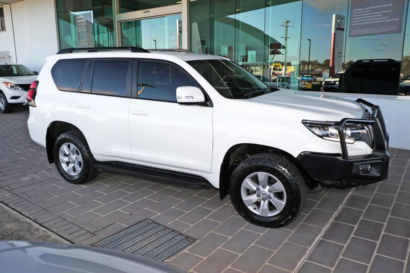 2022 Toyota Landcruiser Prado Gallery Image 5