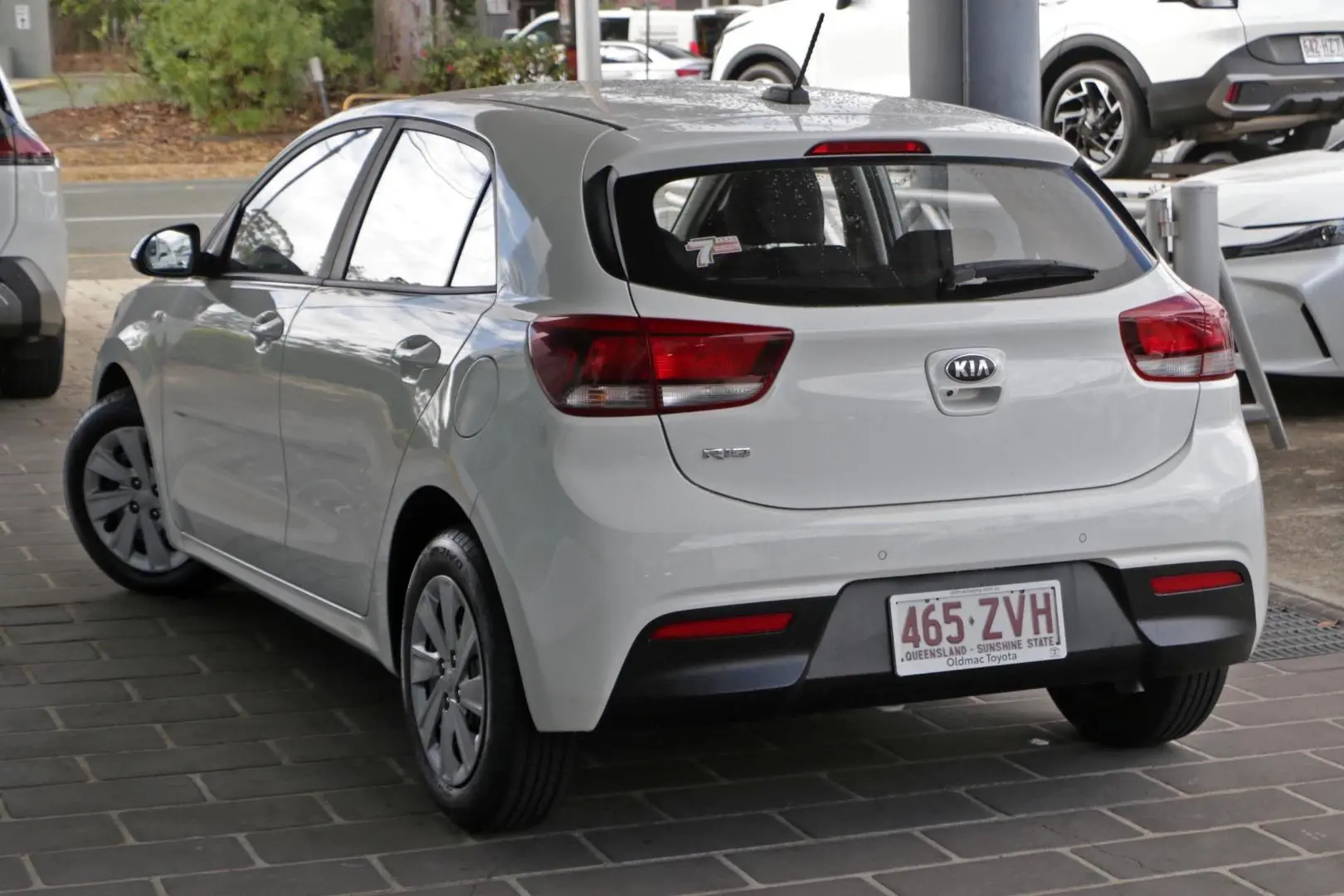 2019 Kia Rio Gallery Image 2