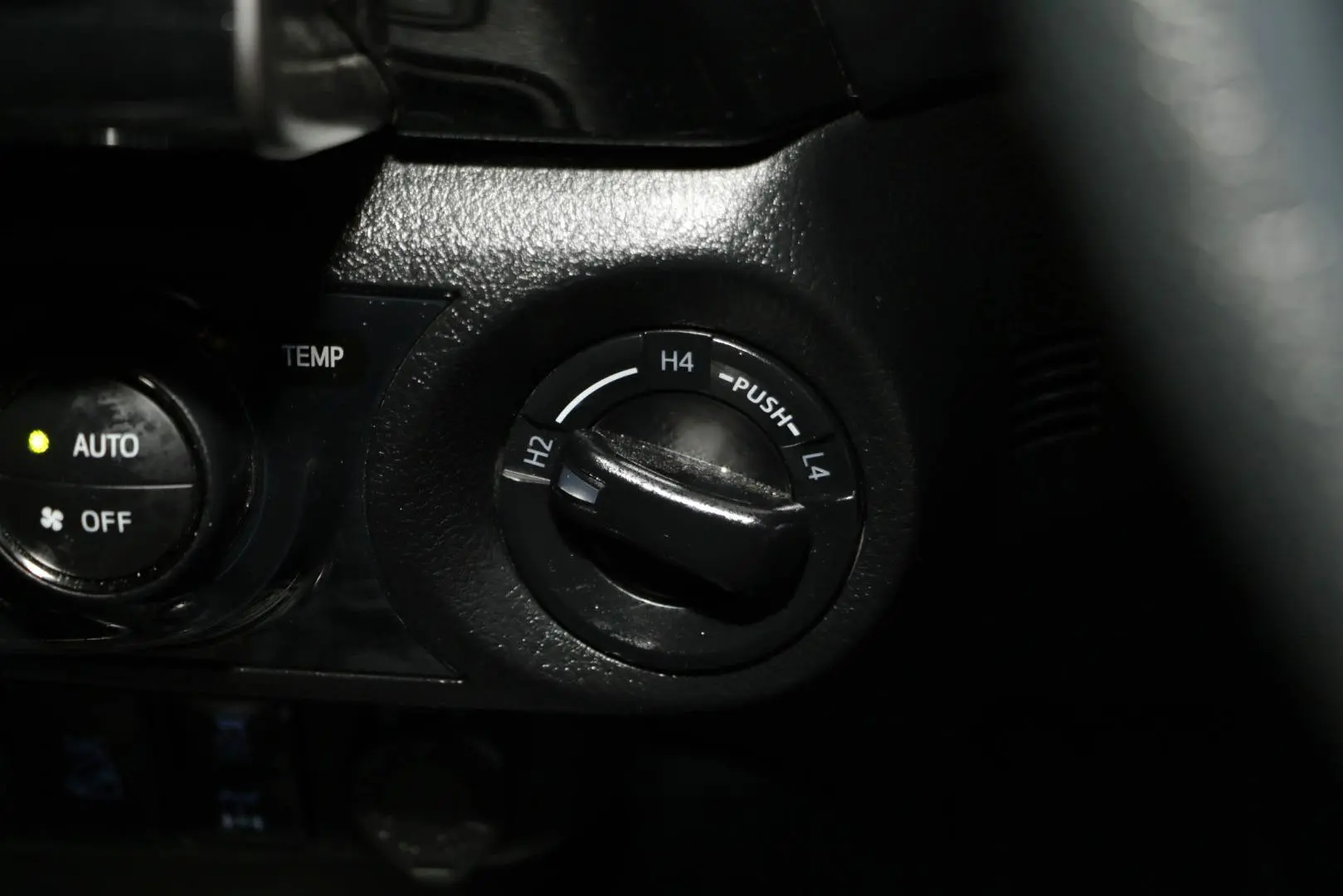 2024 Toyota Hilux Gallery Image 17