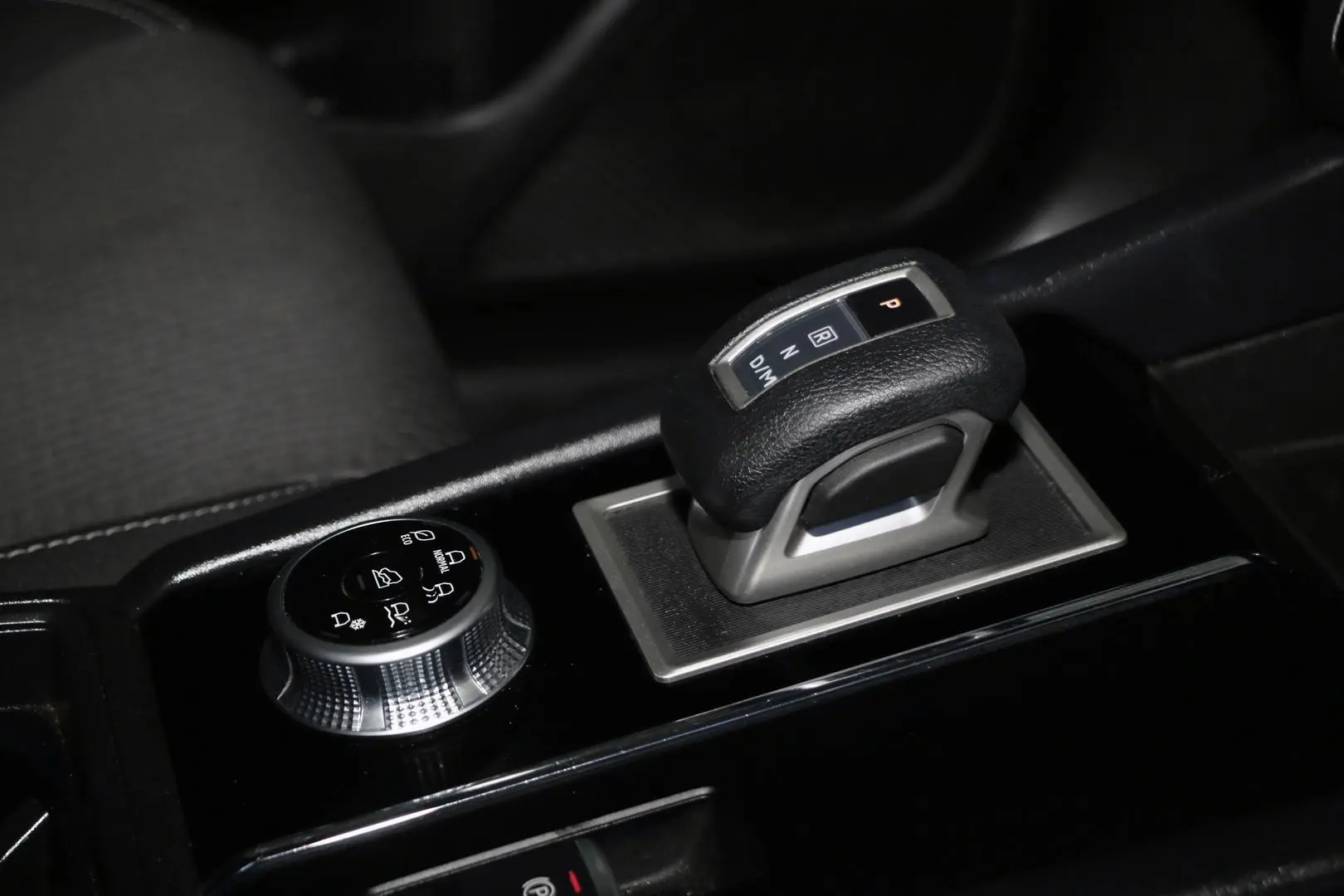 2021 Mitsubishi Outlander Gallery Image 13