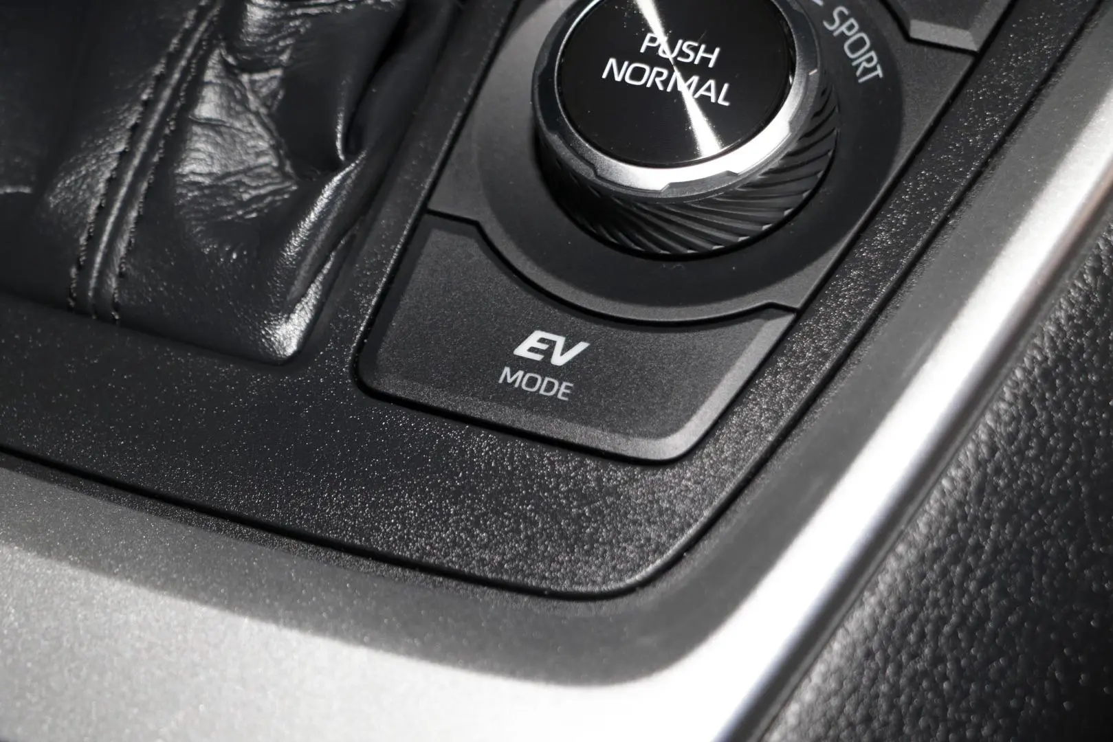 2024 Toyota RAV4 Gallery Image 14