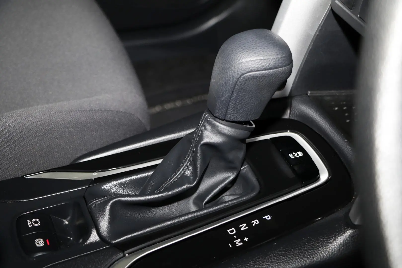 2023 Toyota Corolla Cross Gallery Image 12