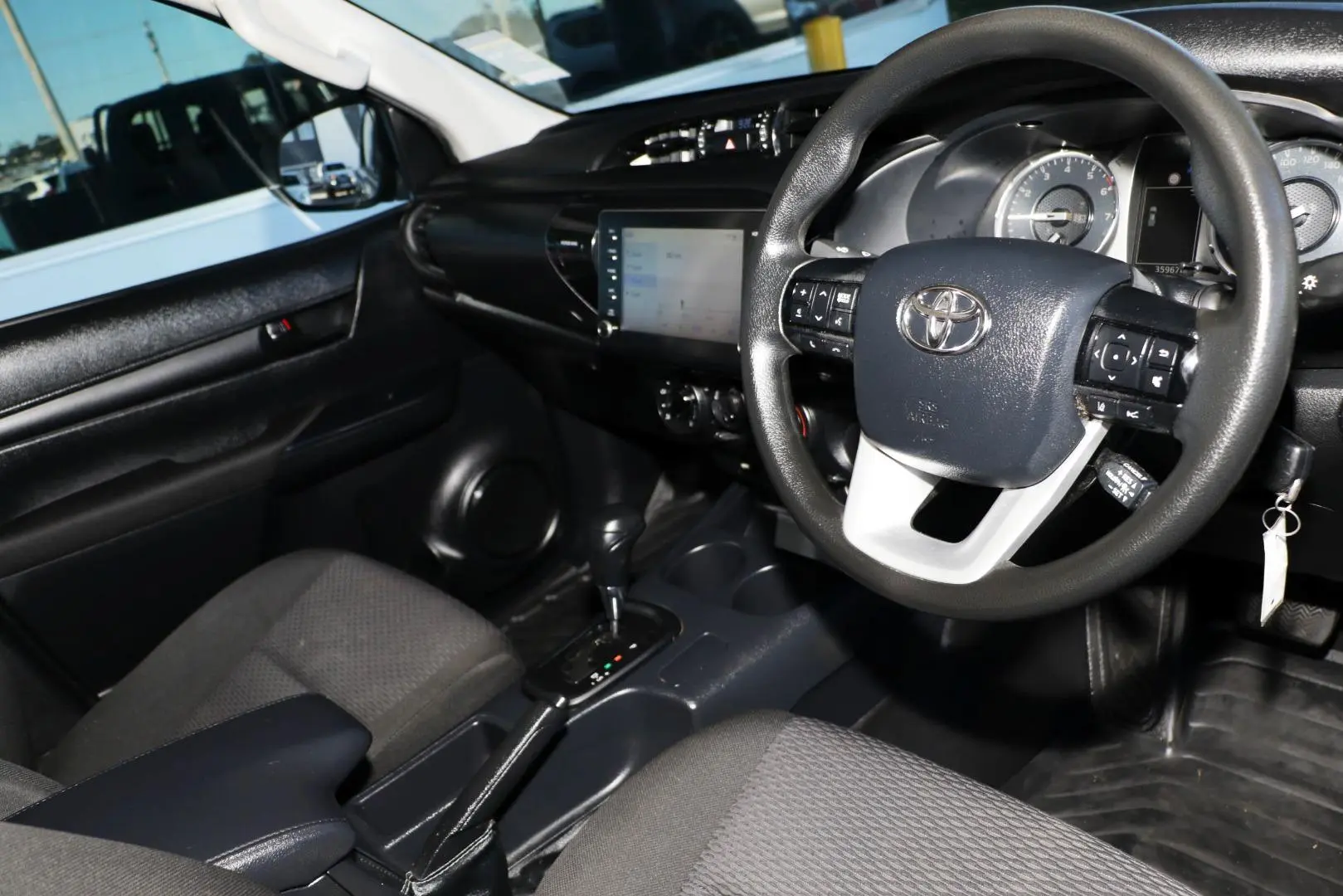 2023 Toyota Hilux Gallery Image 6