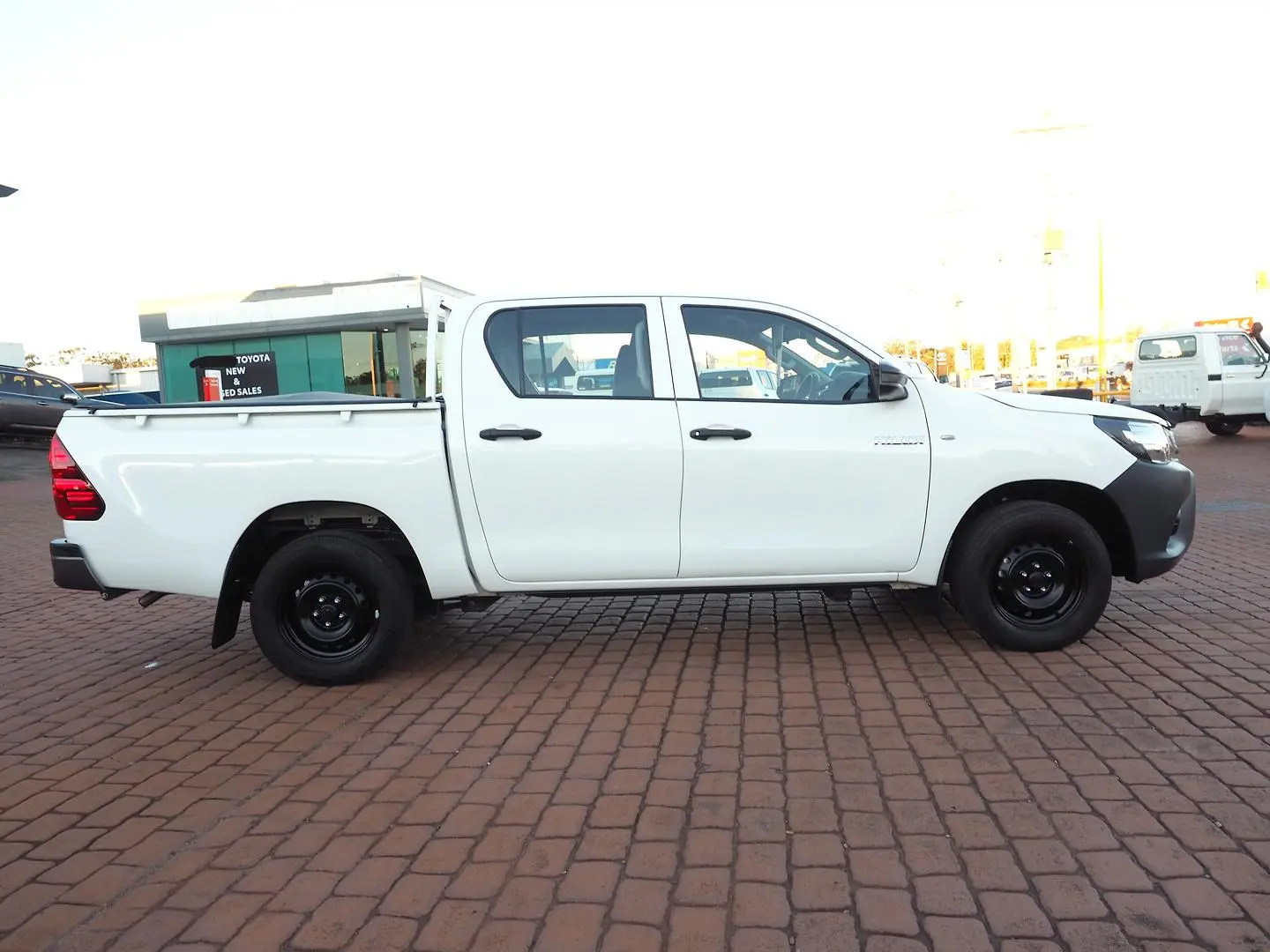 2023 Toyota Hilux Gallery Image 6