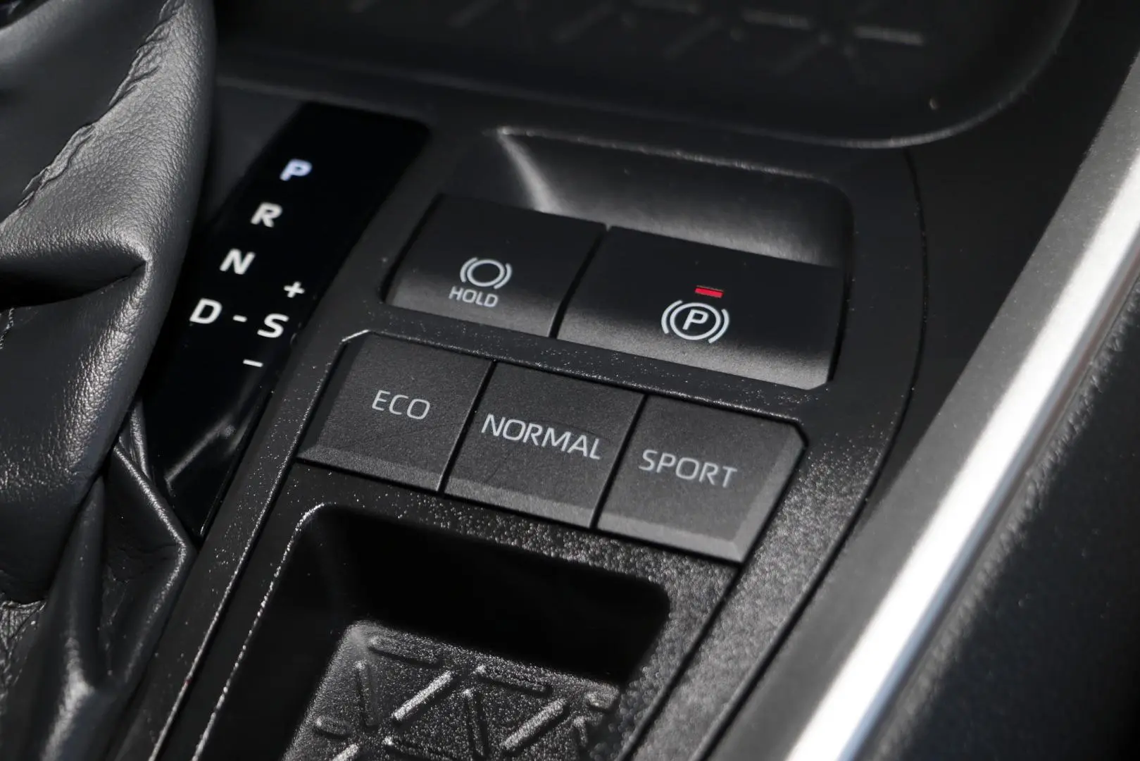 2025 Toyota RAV4 Gallery Image 17