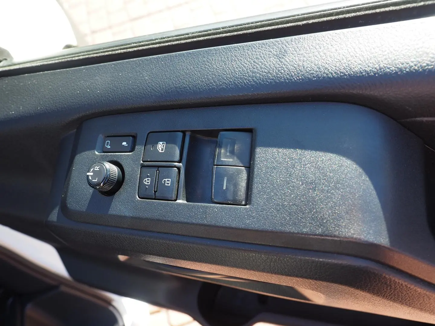 2021 Toyota Hiace Gallery Image 26