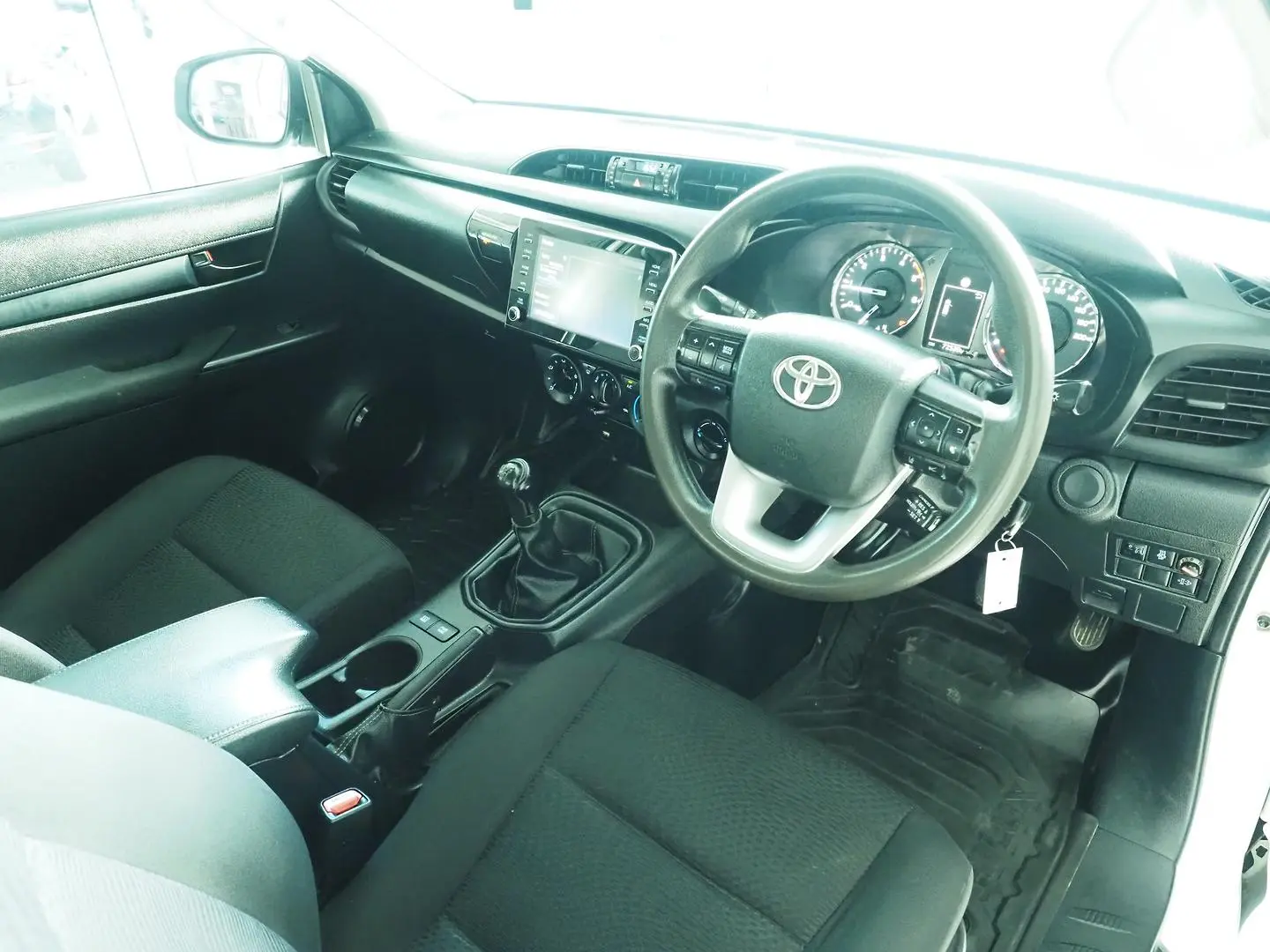 2021 Toyota Hilux Gallery Image 4