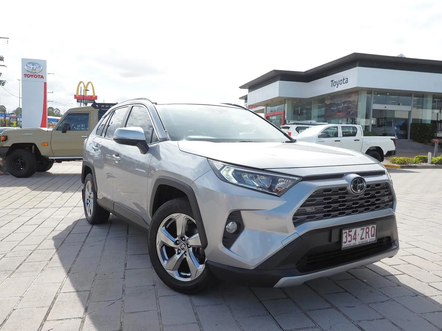 2020 Toyota RAV4 Gallery Image 1